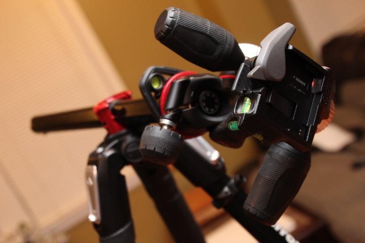 Manfrotto 055 Aluminum 3-Section Tripod with Horizontal Column (MT055XPRO3),Black - Customer Photo 2