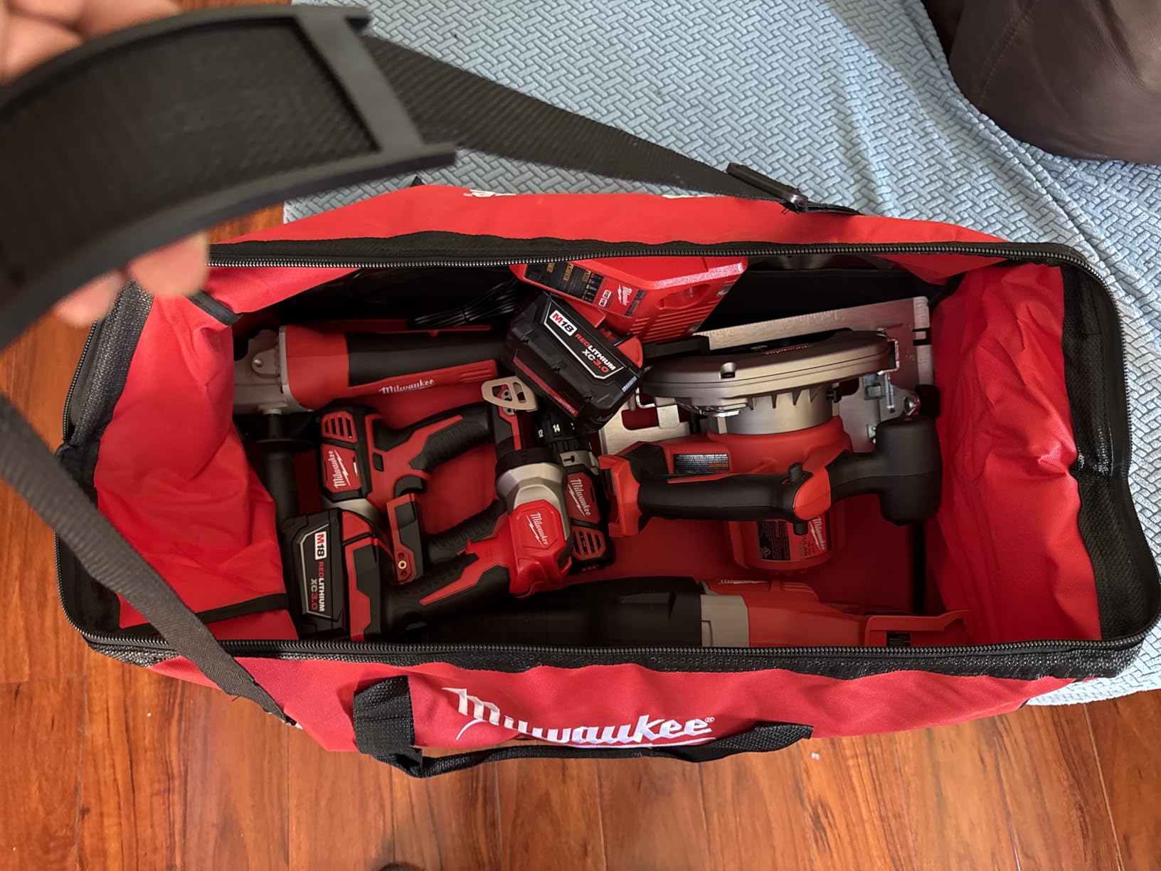 Milwaukee M18 Cordless LITHIUM-ION 6-Tool Combo Kit (2696-26) Customer Review Milwaukee M18 Cordless LITHIUM-ION 6-Tool Combo Kit (2696-26) - Customer Photo 2