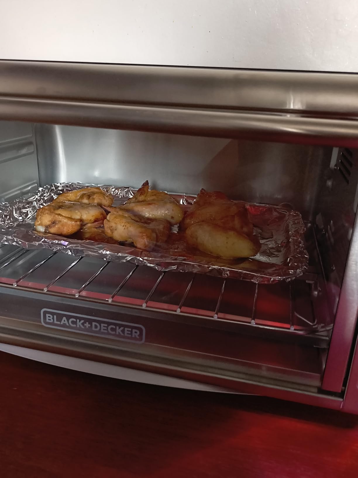BLACK+DECKER TO3250XSBD 8-Slice Extra Wide Convection Countertop Toaster Oven, Includes Bake Pan, Broil Rack & Toasting Rack, Stainless Steel/Black - Customer Photo 1