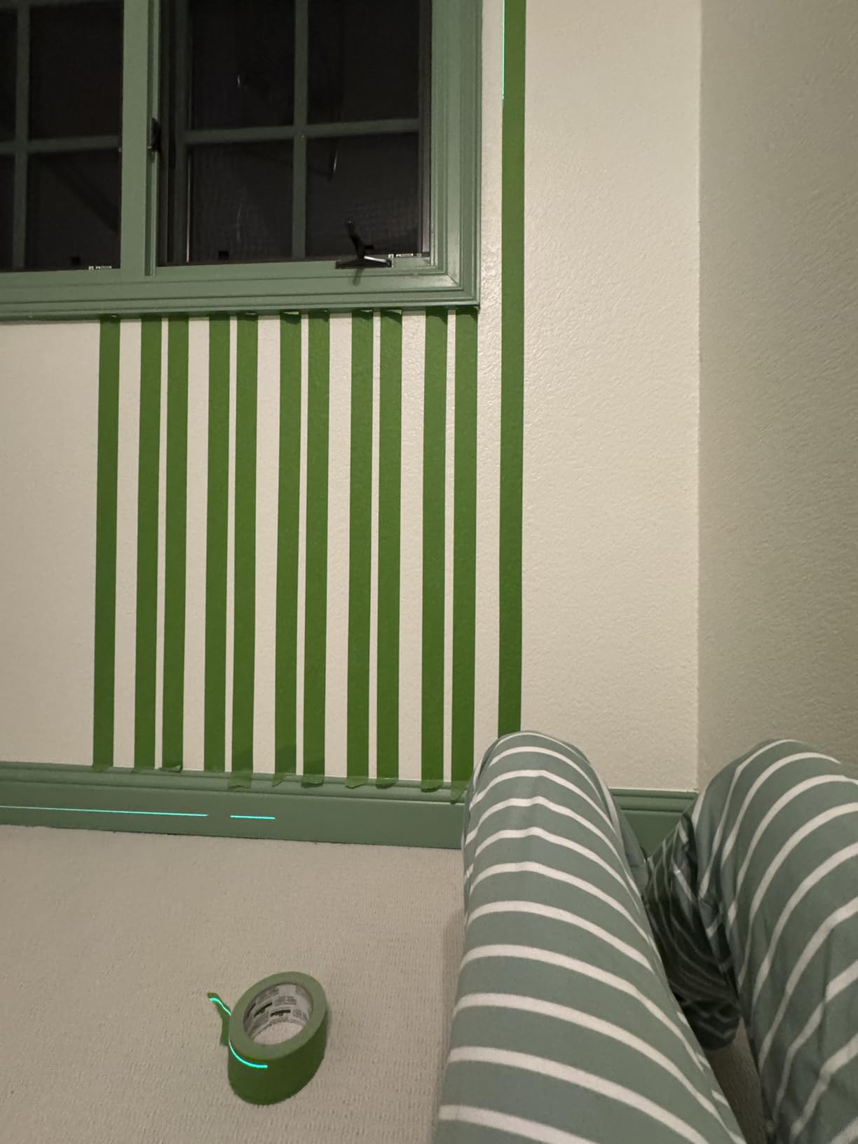 FrogTape Multi-Surface Painters Tape with PAINTBLOCK, 2 Inch Wide (1.88 In. x 60 Yds), Medium Adhesion, Green, 3 Rolls (240661) Customer Review FrogTape Multi-Surface Painters Tape with PAINTBLOCK, 2 Inch Wide (1.88 In. x 60 Yds), Medium Adhesion, Green, 3 Rolls (240661) - Customer Photo 1