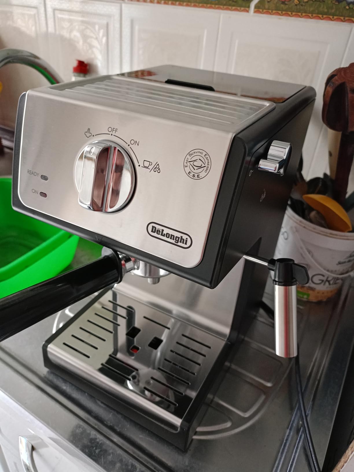 De'Longhi 15-Bar Pump Espresso Machine with Milk Frother & Temperature Control - Compact Home Barista Coffee Maker for Espresso, Latte, Cappuccino & Iced Coffee, Easy to Clean Design Customer Review De'Longhi 15-Bar Pump Espresso Machine with Milk Frother & Temperature Control - Compact Home Barista Coffee Maker for Espresso, Latte, Cappuccino & Iced Coffee, Easy to Clean Design - Customer Photo 1