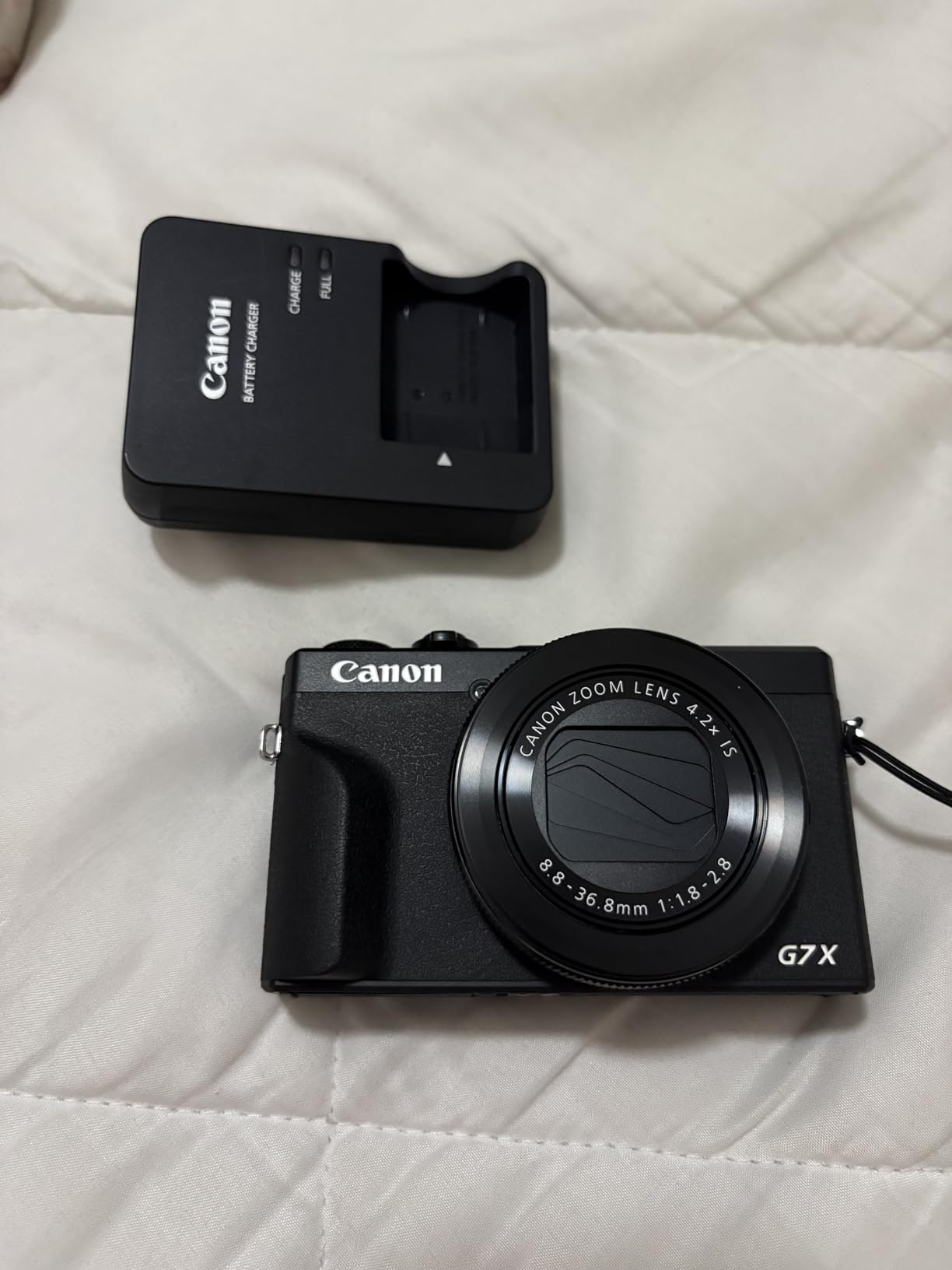 Canon PowerShot G7 X Mark III Digital Camera, Video Creator Kit with Accessories: Tripod, Memory Card, and Detachable Bluetooth Remote, Black - Customer Photo 2