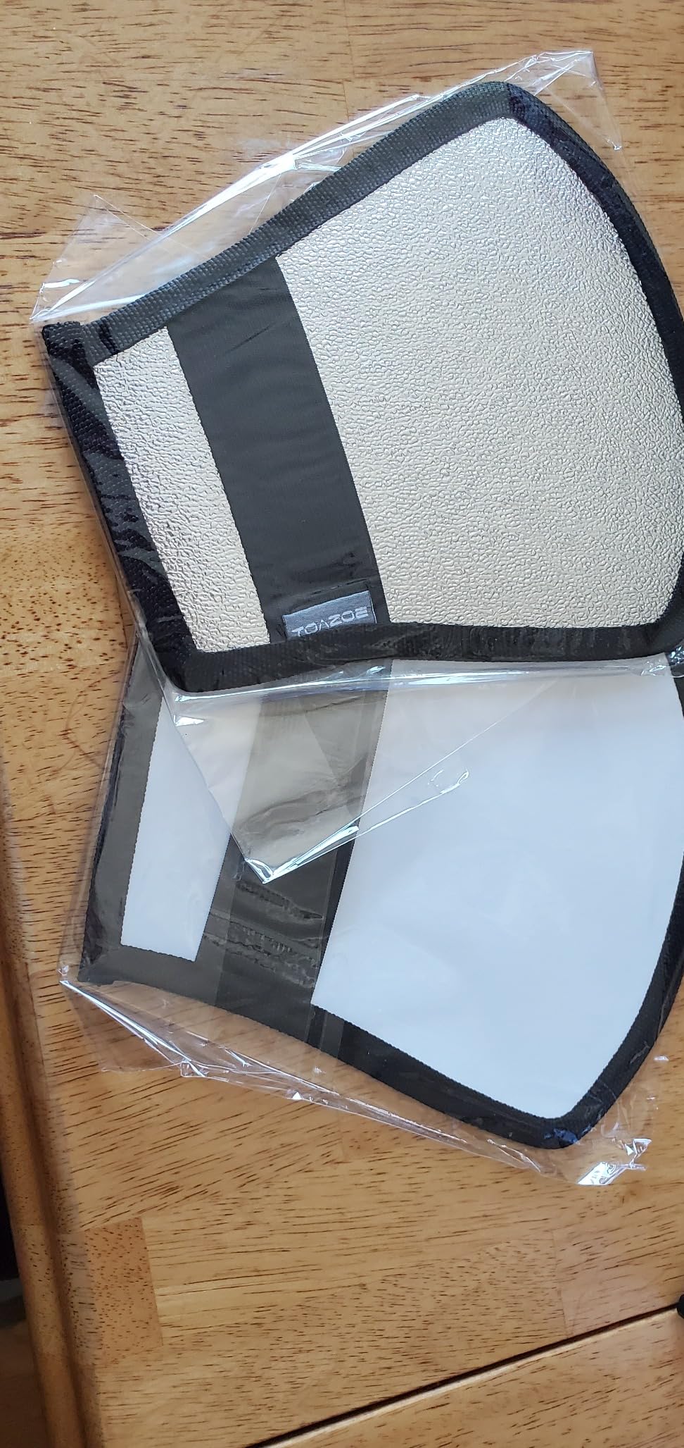 2 Pack Flash Diffuser Reflector - 2-Sided White/Silver Bend Bounce Flash Reflector Kit with Elastic Strap for Canon, Nikon, Sony, Fuji and All Speedlight Flashes - Customer Photo 1
