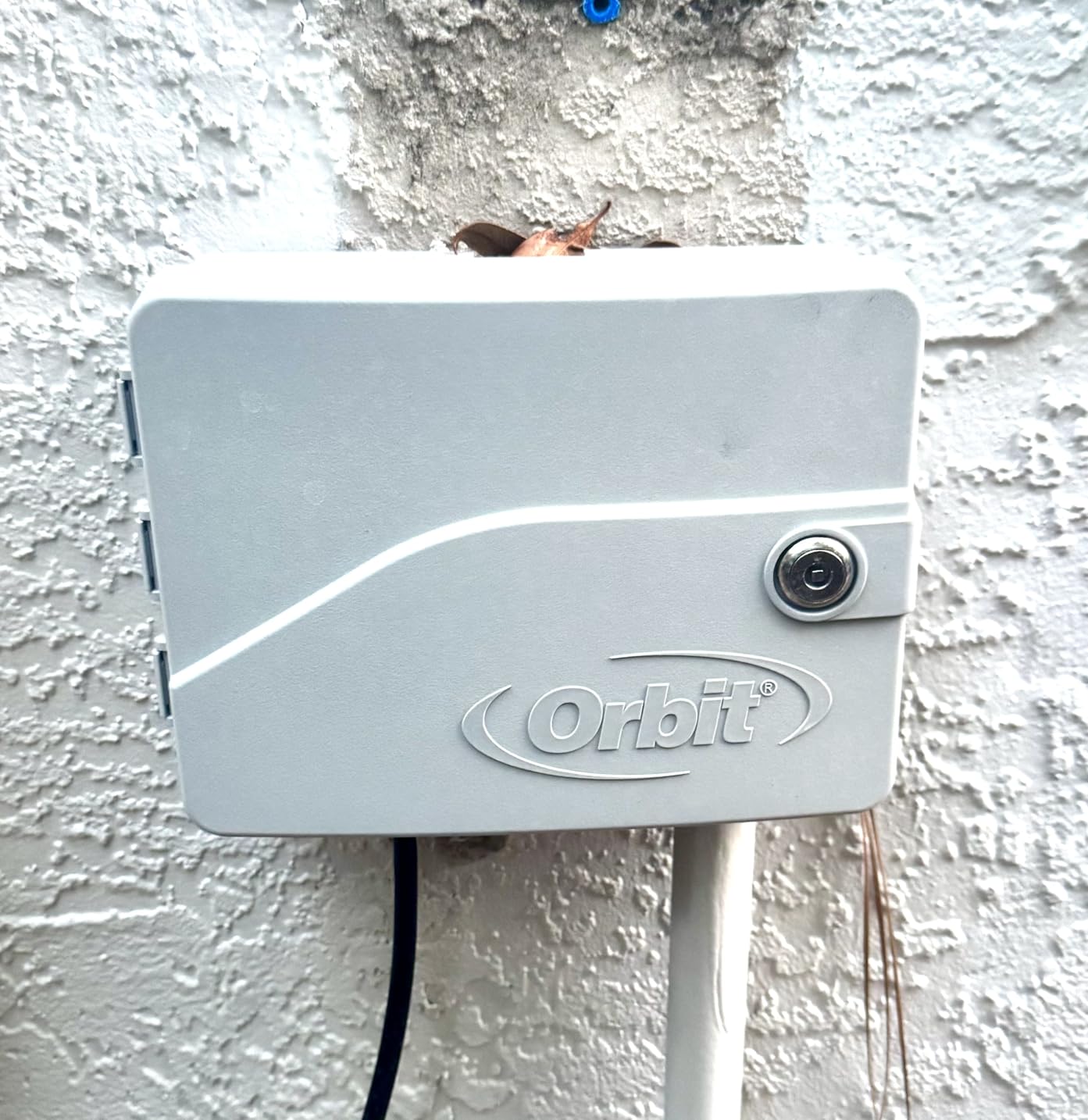 Orbit 57950 B-hyve 12-Zone Smart Indoor/Outdoor Sprinkler Controller customer photo 2