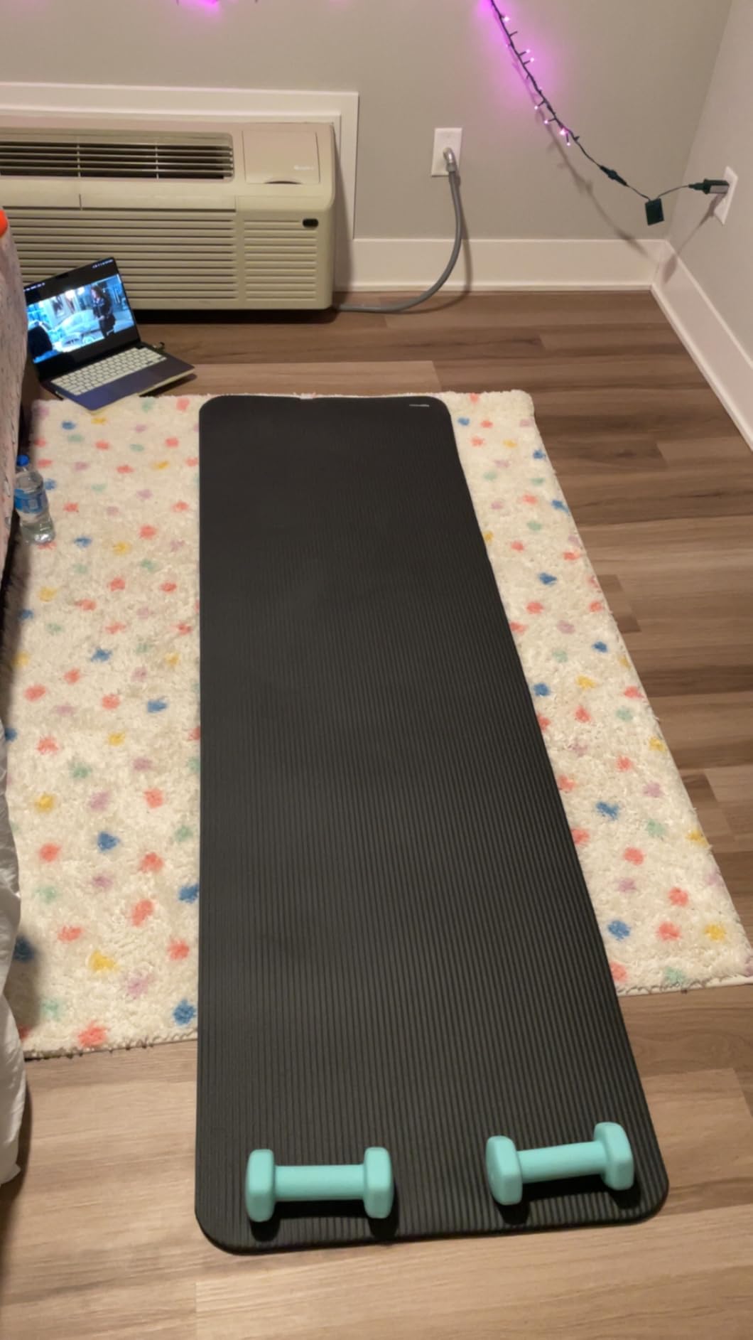 Amazon Basics Extra Thick Exercise Yoga Mat with Carrying Strap Customer Review Amazon Basics Extra Thick Exercise Yoga Mat with Carrying Strap - Customer Photo 1