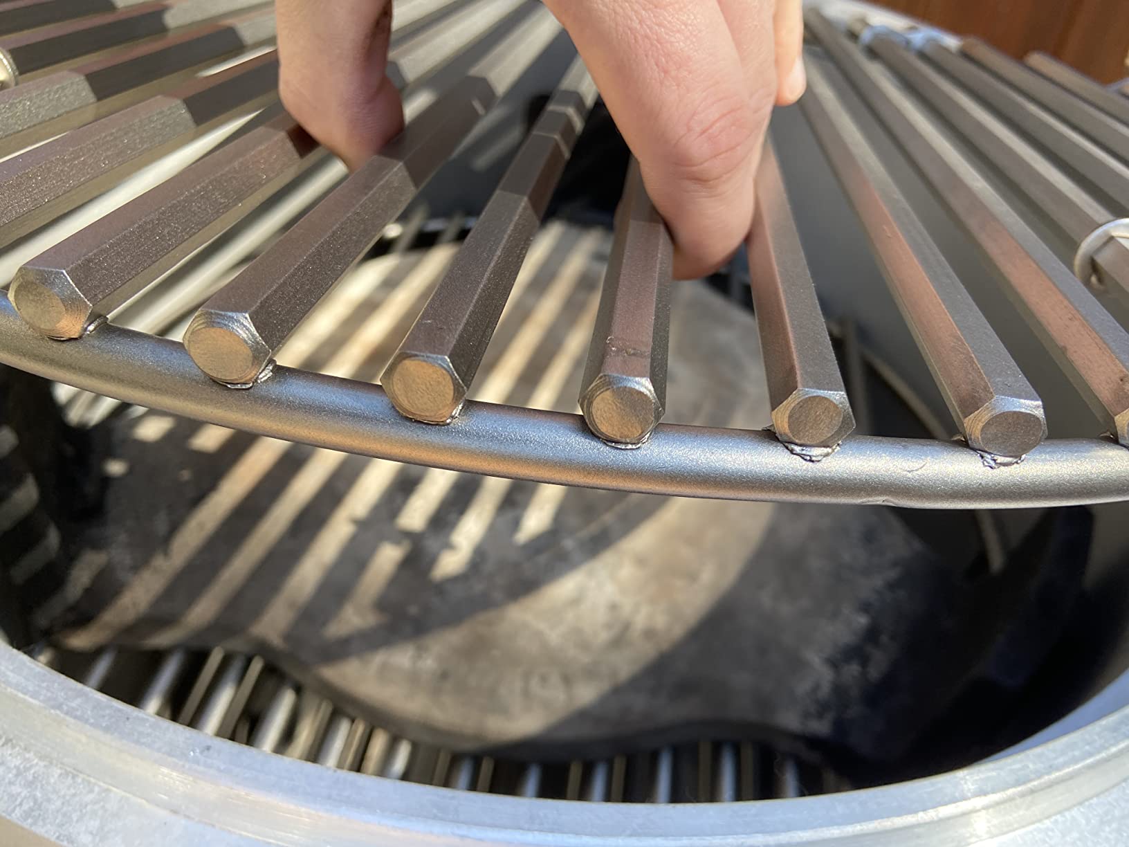 Blaze 20-Inch Cast Aluminum Kamado Grill | Heavy-Duty 1-inch Cast Aluminum Body | 20-inch Hex Stainless Grates | Tongue-and-Groove Seal | BLZ-20-KAMADO customer photo 1