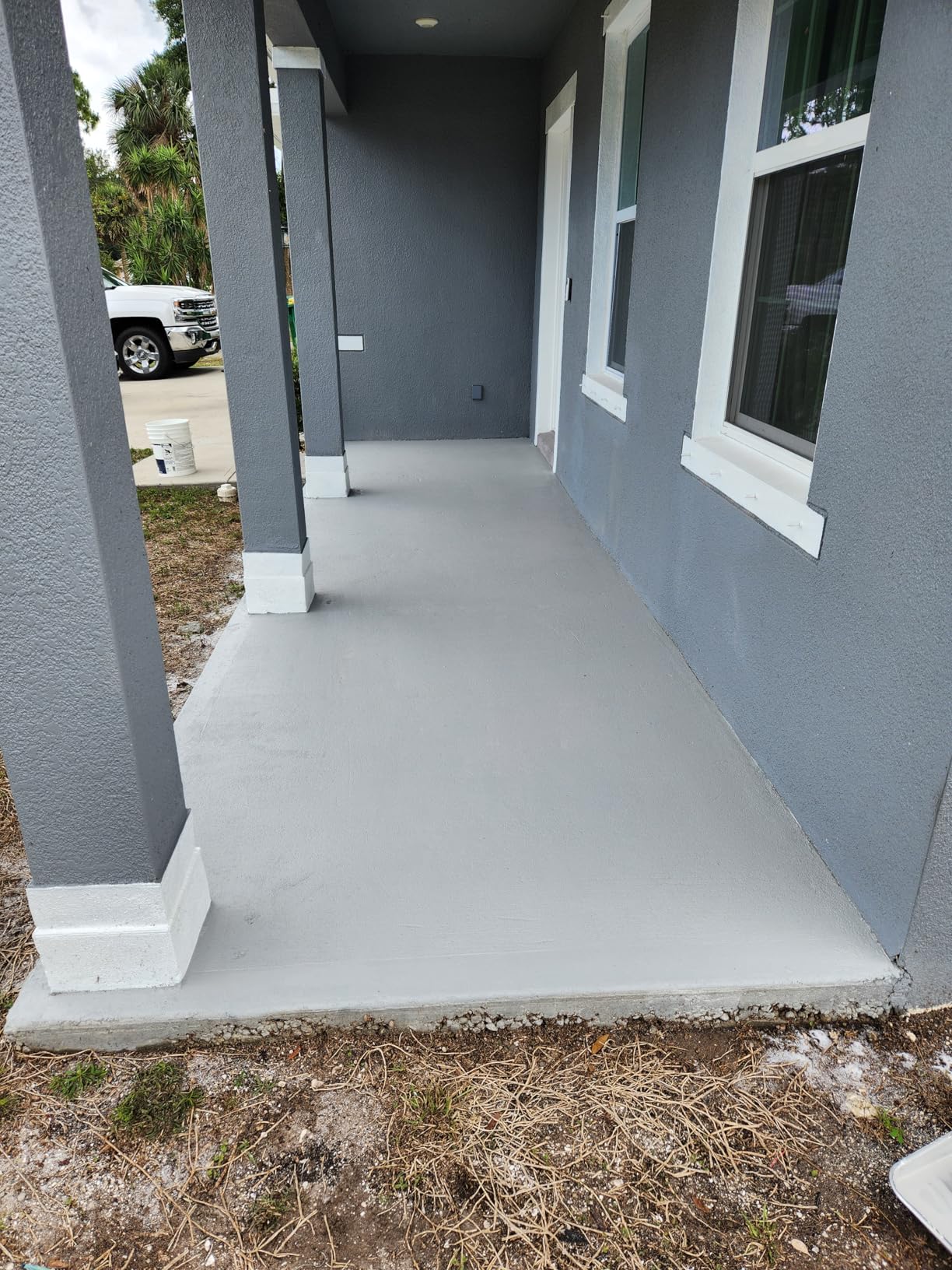 KILZ 1-Part Epoxy Concrete & Garage Floor Paint, Slate Gray, 1 Gallon customer photo 2