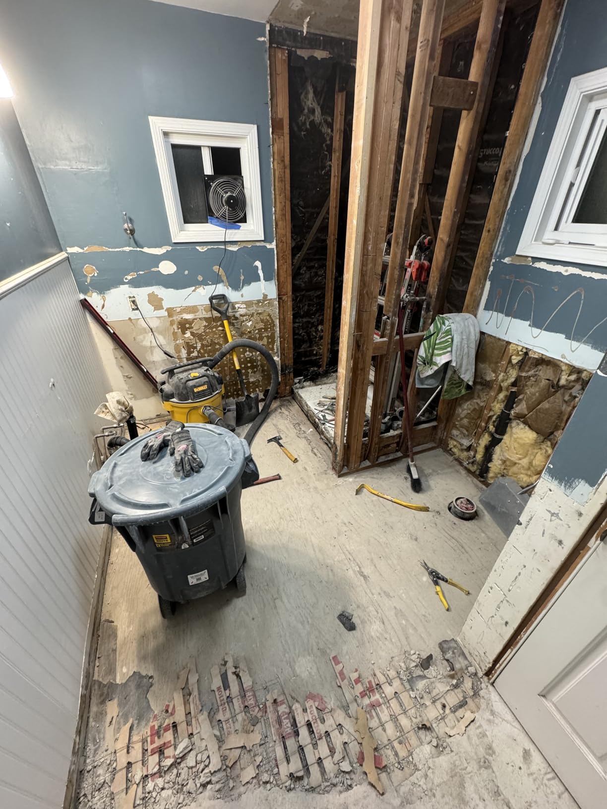 Bosch GBH2-28L SDS-plus Bulldog Xtreme Max 1-1/8 In. Rotary Hammer Customer Review Bosch GBH2-28L SDS-plus Bulldog Xtreme Max 1-1/8 In. Rotary Hammer - Customer Photo 1