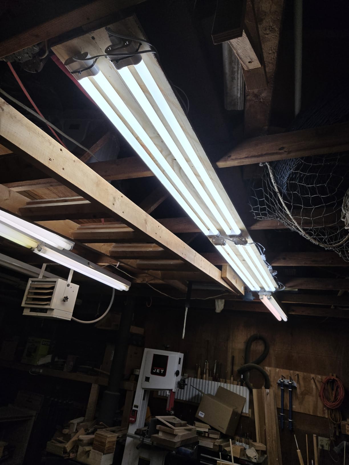 hykolity 4FT LED Shop Light, 42W [250W Equivalent], 4400LM, 5000K Daylight | Utility Linkable Shop Light Fixture, Hanging or Surface Mount, with Power Cord, Shop Lights for Workshop, ETL, White, 4 Pack customer photo 2