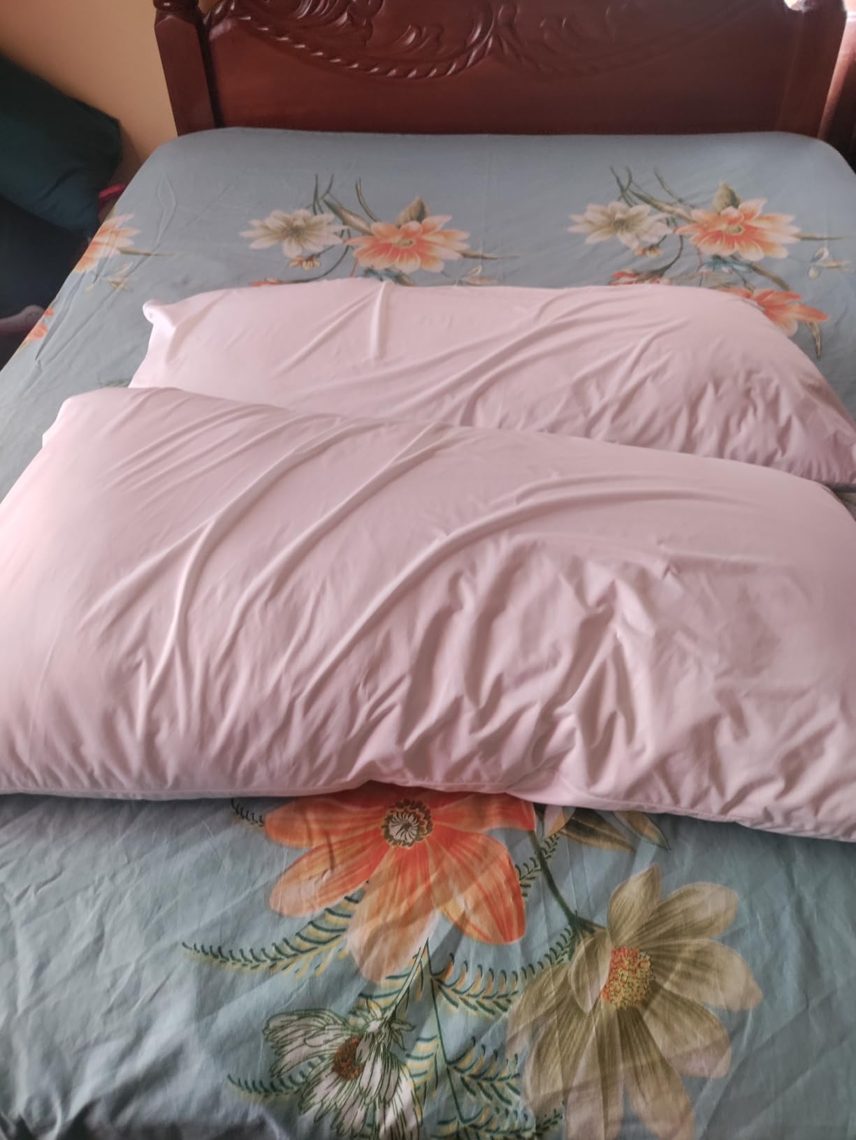 Utopia Bedding Bed Pillows for Sleeping Queen Size (White), Set of 2, Down Alternative Pillow for Sleeping, Cooling Hotel Quality Pillow Set for Back, Stomach or Side Sleepers - Customer Photo 5