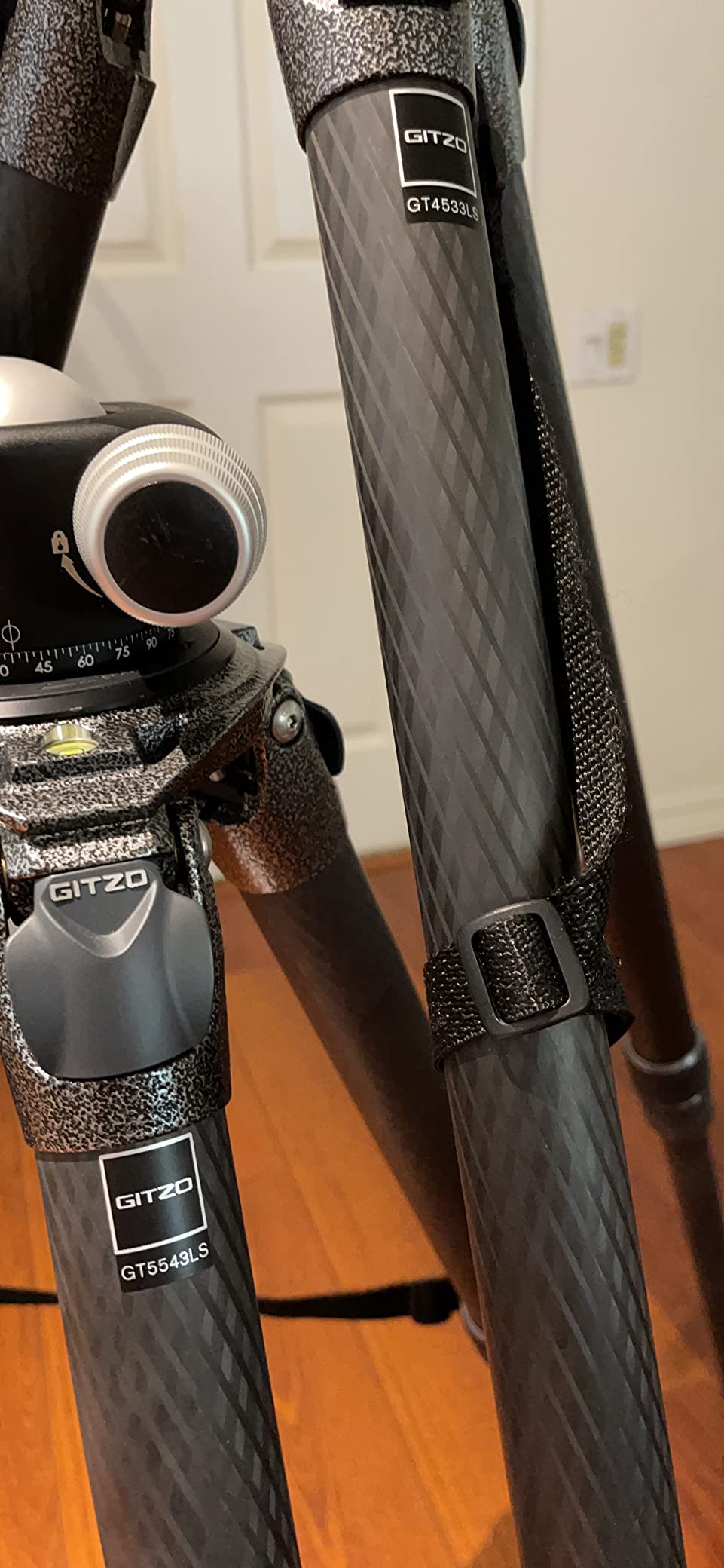 Gitzo GT5543LSUS Lightweight Systematic Tripod SER.5 4S L, Black - Customer Photo 1