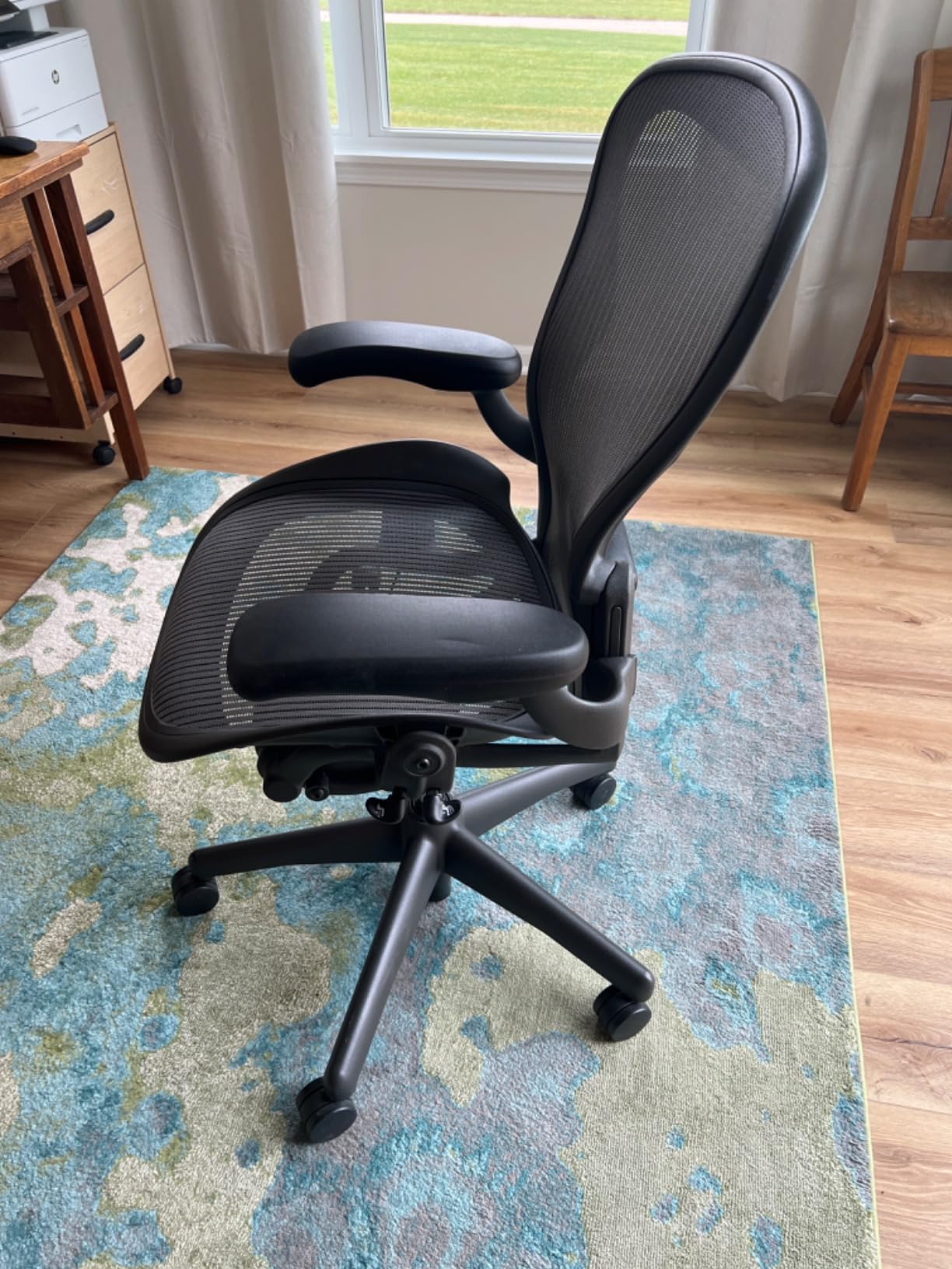 Herman Miller Classic Aeron Chair-Aluminum, Size B Customer Review Herman Miller Classic Aeron Chair-Aluminum, Size B - Customer Photo 1