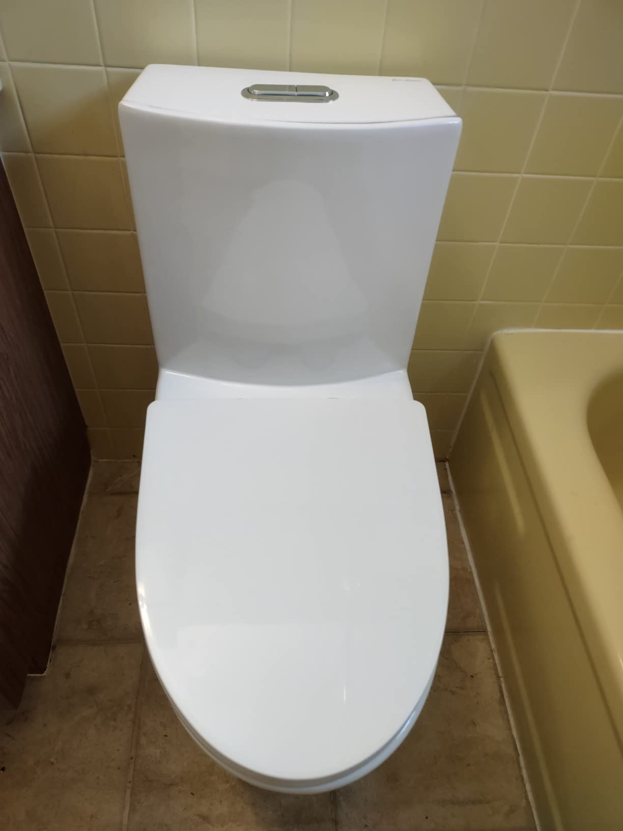 Swiss Madison SM-1T254 St. Tropez One Piece Toilet Dual Tornado Flush 0.8/1.28 GPF with Soft Closing Seat, Comfort Height Customer Review Swiss Madison SM-1T254 St. Tropez One Piece Toilet Dual Tornado Flush 0.8/1.28 GPF with Soft Closing Seat, Comfort Height - Customer Photo 2