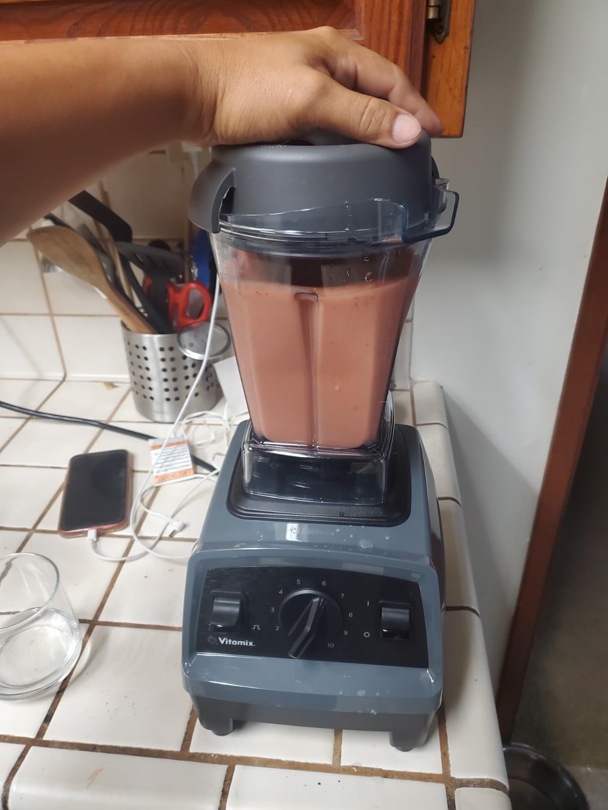 Vitamix Explorian E310 Blender, Professional-Grade Kitchen Blender for Smoothies, Soups, Juices and More, 10-Speed, Stainless Steel Blades, Self-Cleaning Kitchen Appliance, 48 Oz Container, Black - Customer Photo 1