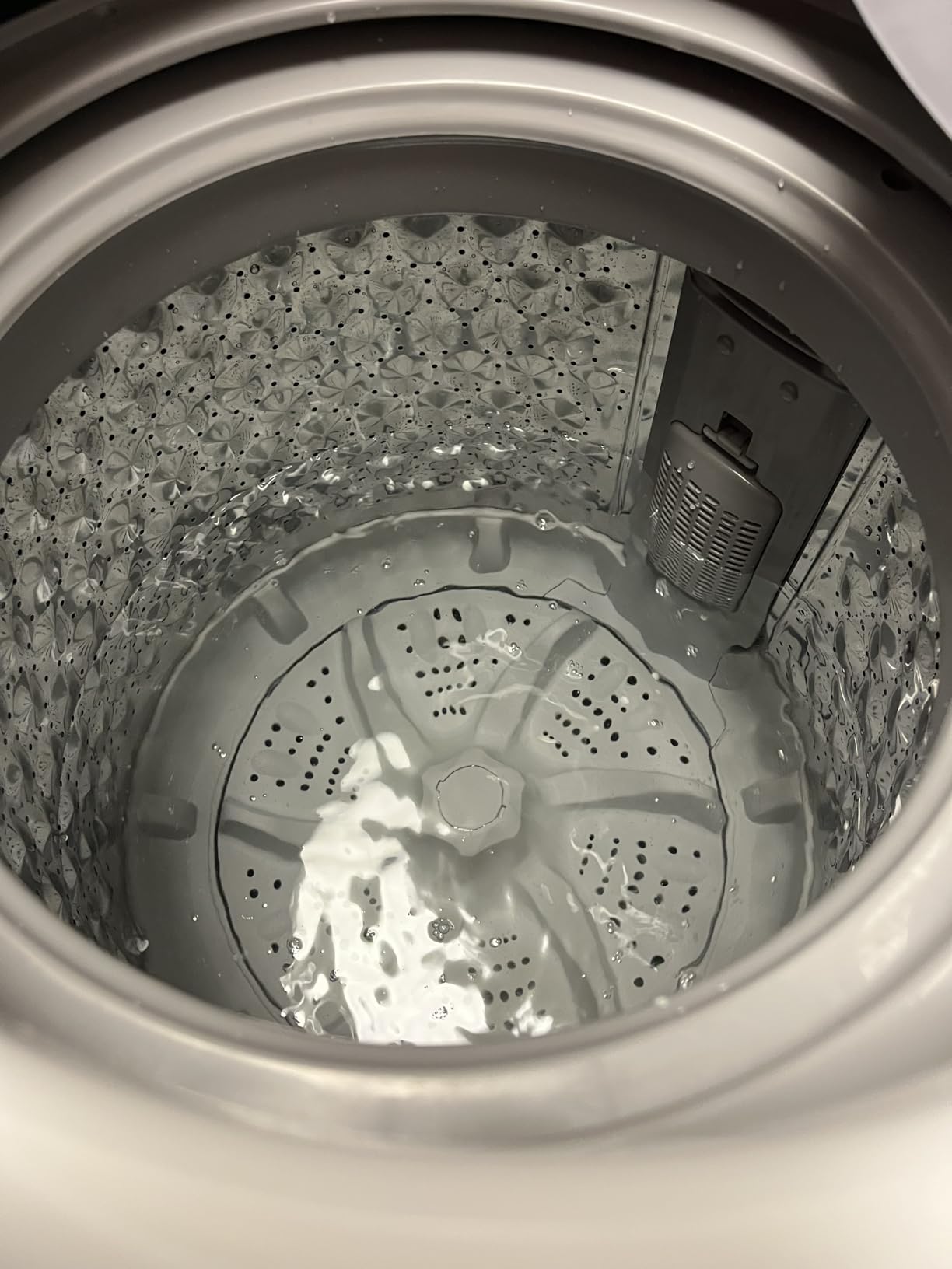 BLACK+DECKER 0.9 Cu. Ft. Portable Washer, 6.6 lb. Capacity Washing Machine for Homes & Apartments, 5 Wash Cycles, Quick Connect Sink Adapter and Drain Hose Included, Transparent Lid, BPWM09W, White Customer Review BLACK+DECKER 0.9 Cu. Ft. Portable Washer, 6.6 lb. Capacity Washing Machine for Homes & Apartments, 5 Wash Cycles, Quick Connect Sink Adapter and Drain Hose Included, Transparent Lid, BPWM09W, White - Customer Photo 1