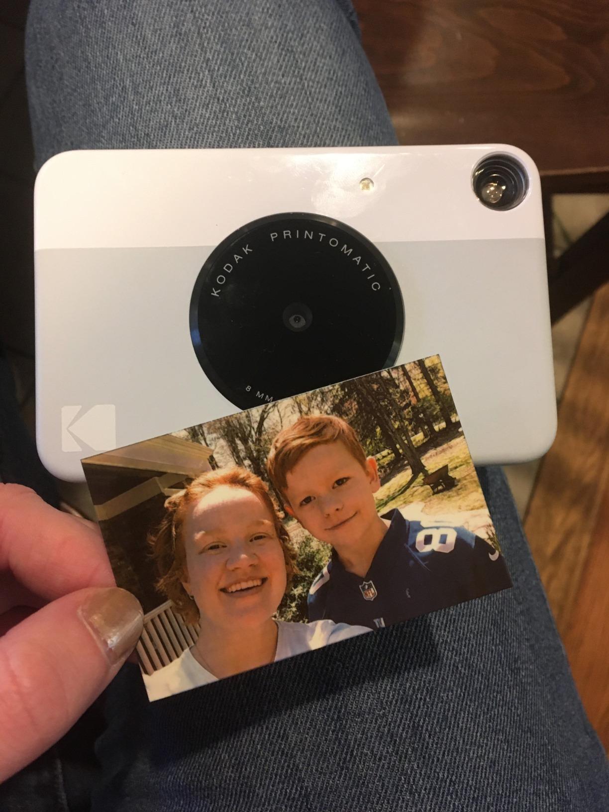 KODAK Printomatic Full-Color Instant Print Digital Camera - Colorful Photos On Zink 2x3 KODAK Printomatic Full-Color Instant Print Digital Camera - Colorful Photos On Zink 2x3