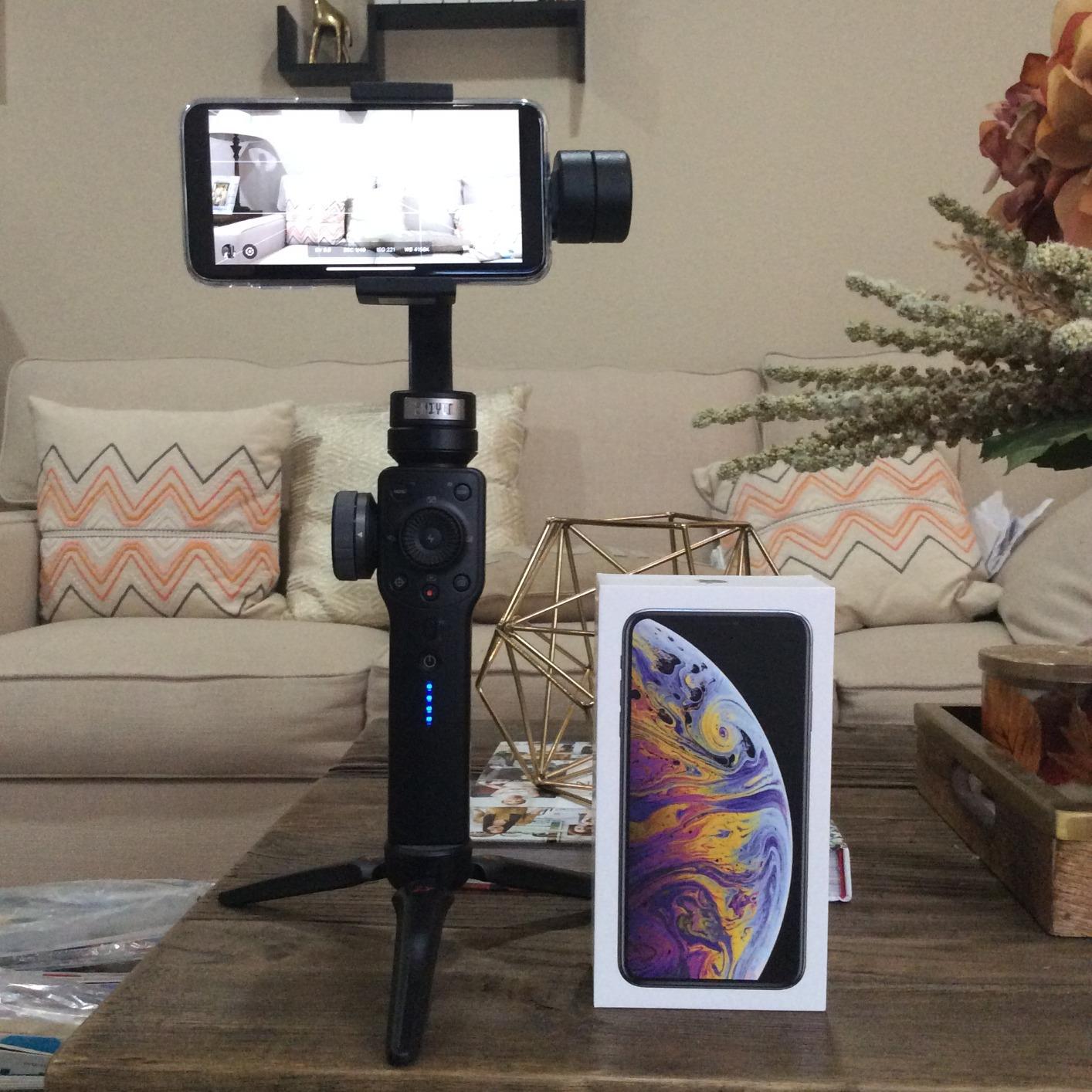 Zhiyun Smooth 4 Gimbal Stabilizer for Smartphone iPhone Android Cell Phone 3-Axis Handheld Gimbal for Vlogging YouTube Vlog TikTok Instagram Live Video Kit Support Cellphone 210g MAX Customer Review Zhiyun Smooth 4 Gimbal Stabilizer for Smartphone iPhone Android Cell Phone 3-Axis Handheld Gimbal for Vlogging YouTube Vlog TikTok Instagram Live Video Kit Support Cellphone 210g MAX - Customer Photo 2
