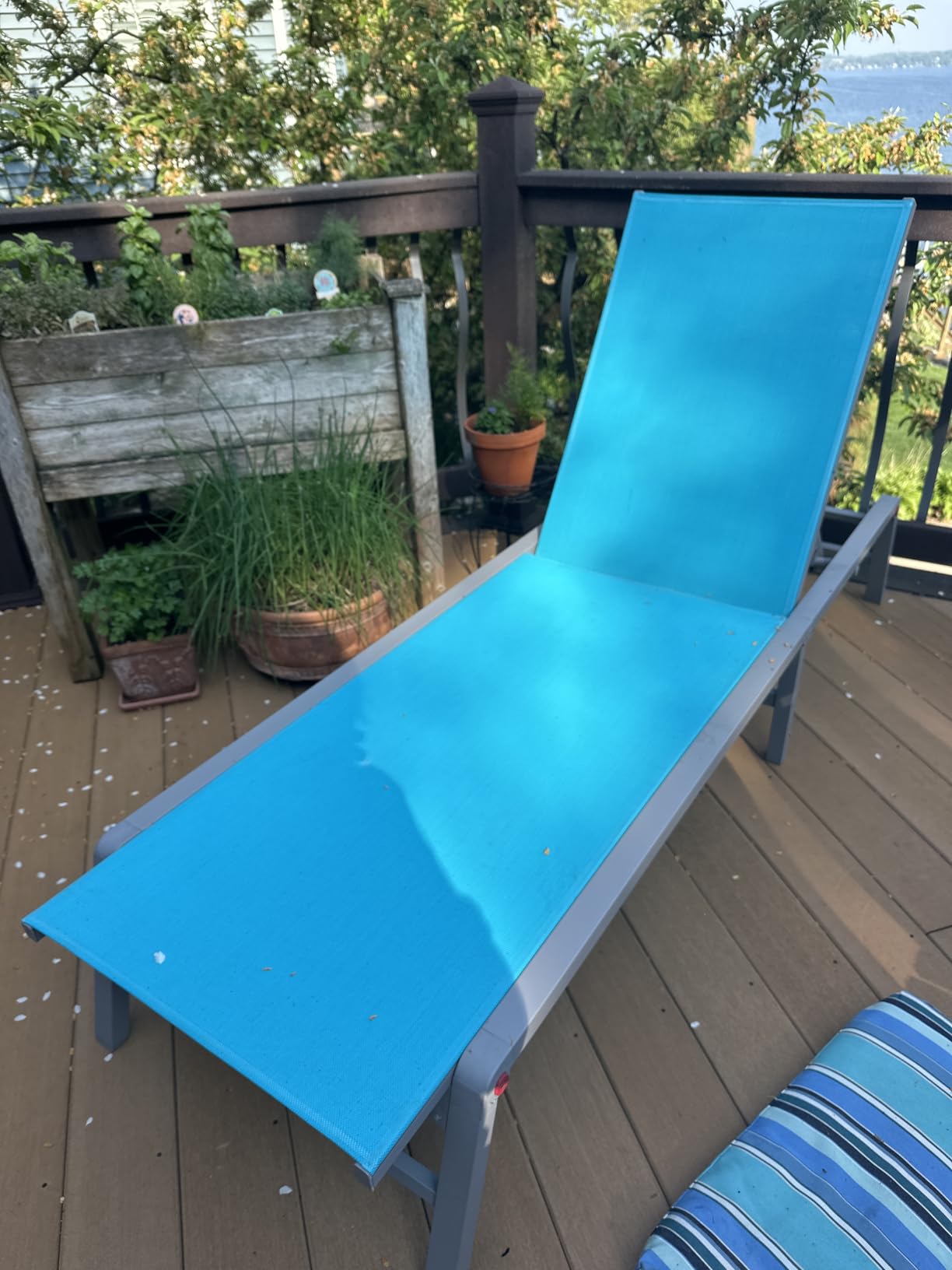 Kozyard Aluminum Outdoor Chaise Lounge Chair, Adjustable Reclining Patio Lounge with Drink Holder, Weather-Resistant Pool, Deck & Yard Recliner, Assemble-Free(2Pack, Beige) Customer Review Kozyard Aluminum Outdoor Chaise Lounge Chair, Adjustable Reclining Patio Lounge with Drink Holder, Weather-Resistant Pool, Deck & Yard Recliner, Assemble-Free(2Pack, Beige) - Customer Photo 3