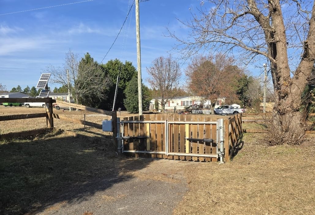 TOPENS AD5S Automatic Gate Opener Kit Medium Duty Solar Dual Gate Operator for Dual Swing Gates Up to 16 Feet or Max 550 Pounds Gate Motor Solar Panel customer photo 1
