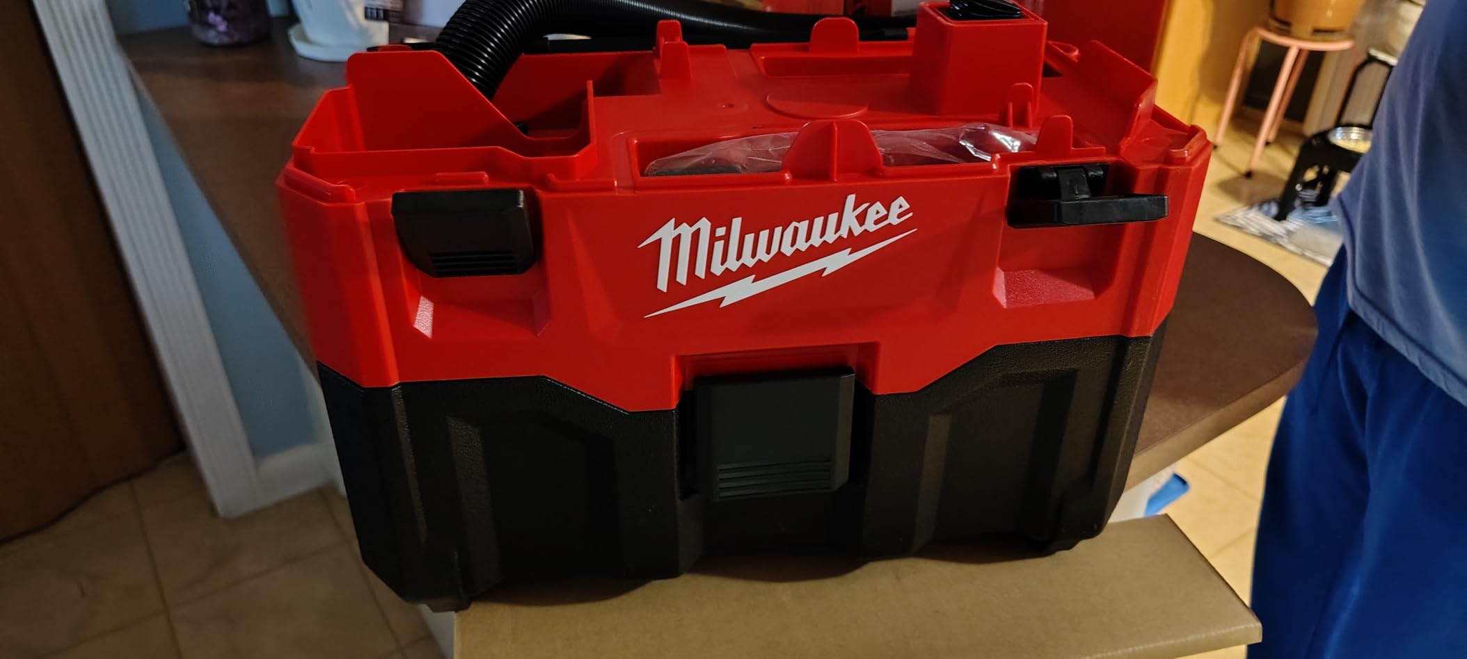 Milwaukee 0880-20 18V Cordless Lithium-Ion 2 Gallon Wet/Dry Vacuum (Bare Tool) Customer Review Milwaukee 0880-20 18V Cordless Lithium-Ion 2 Gallon Wet/Dry Vacuum (Bare Tool) - Customer Photo 2