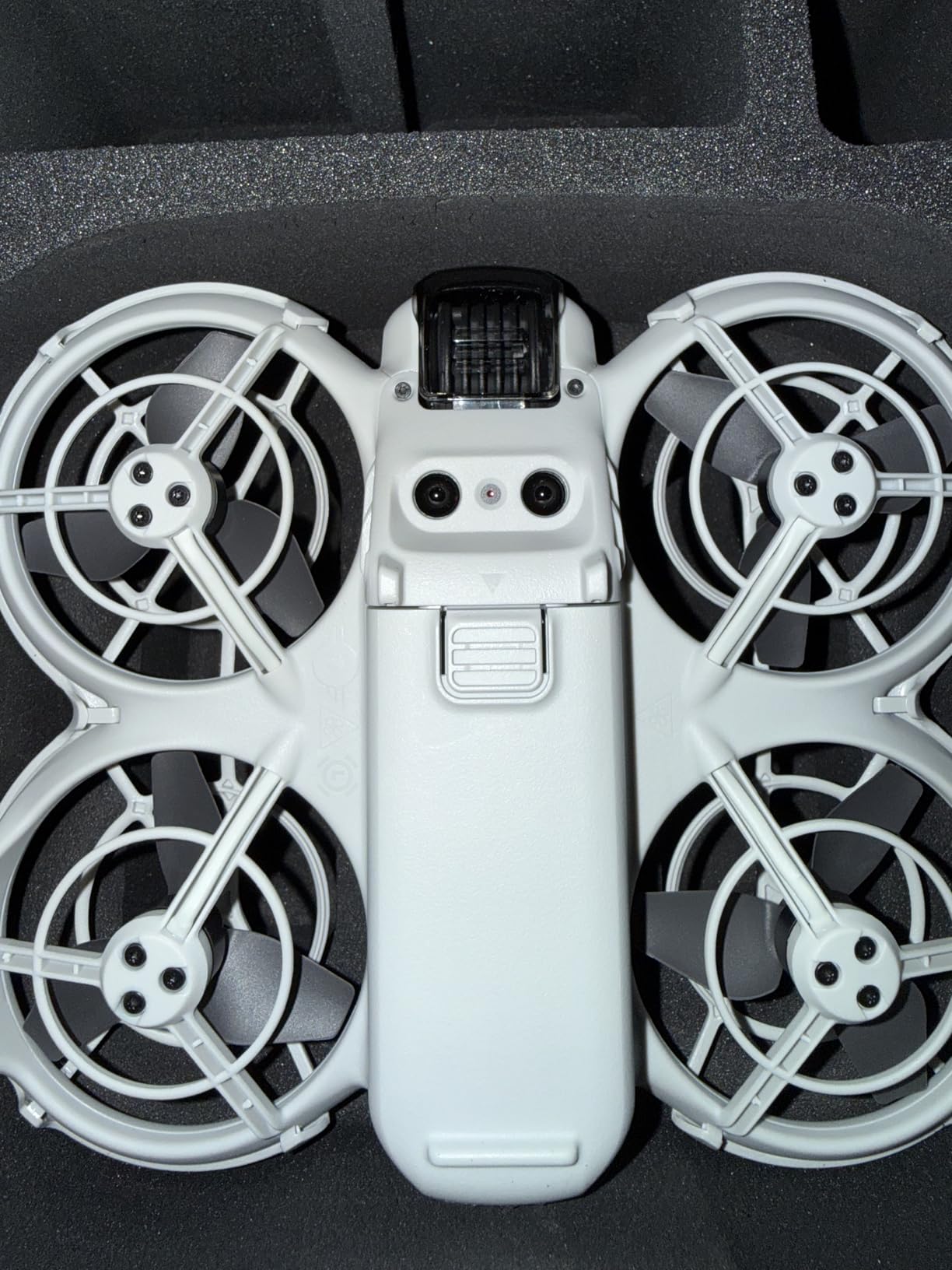DJI Neo, Mini Drone with 4K UHD Camera for Adults, 135g Self Flying Drone that Follows You, Palm Takeoff, Subject Tracking, QuickShots, Stabilized Video, Built-In Propeller Guard (Controller-Free) Customer Review DJI Neo, Mini Drone with 4K UHD Camera for Adults, 135g Self Flying Drone that Follows You, Palm Takeoff, Subject Tracking, QuickShots, Stabilized Video, Built-In Propeller Guard (Controller-Free) - Customer Photo 2