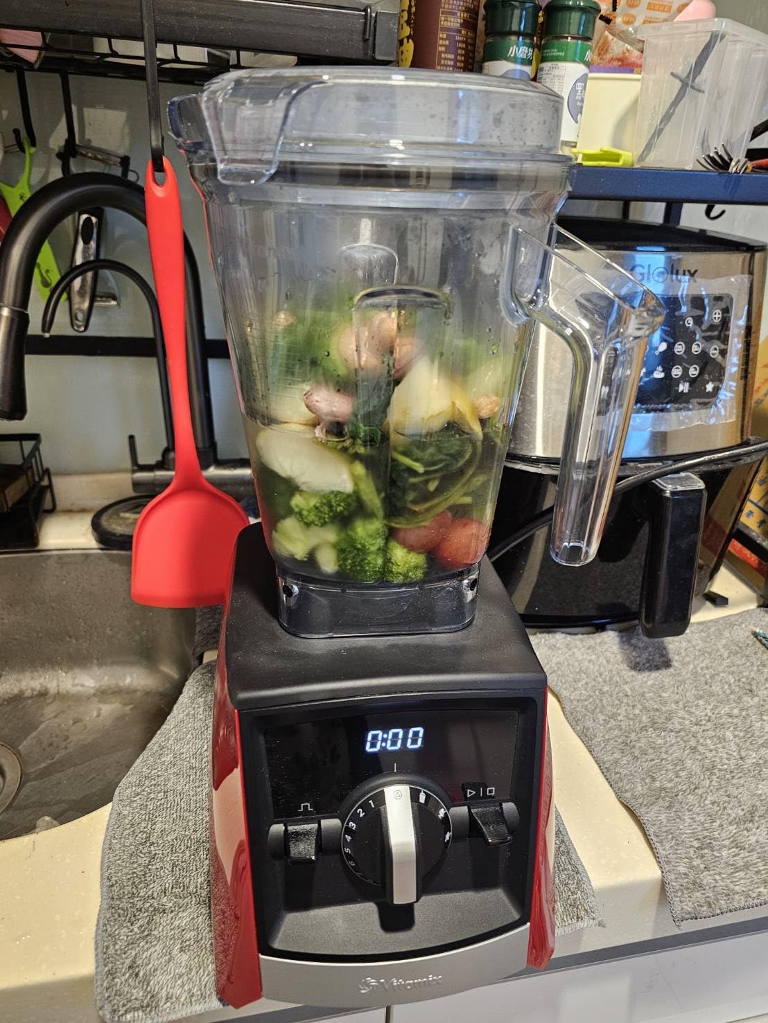 Vitamix A2500 Ascent Series Smart Blender, Professional-Grade, 64 oz. Low-Profile Container, Black (Renewed) - Customer Photo 2