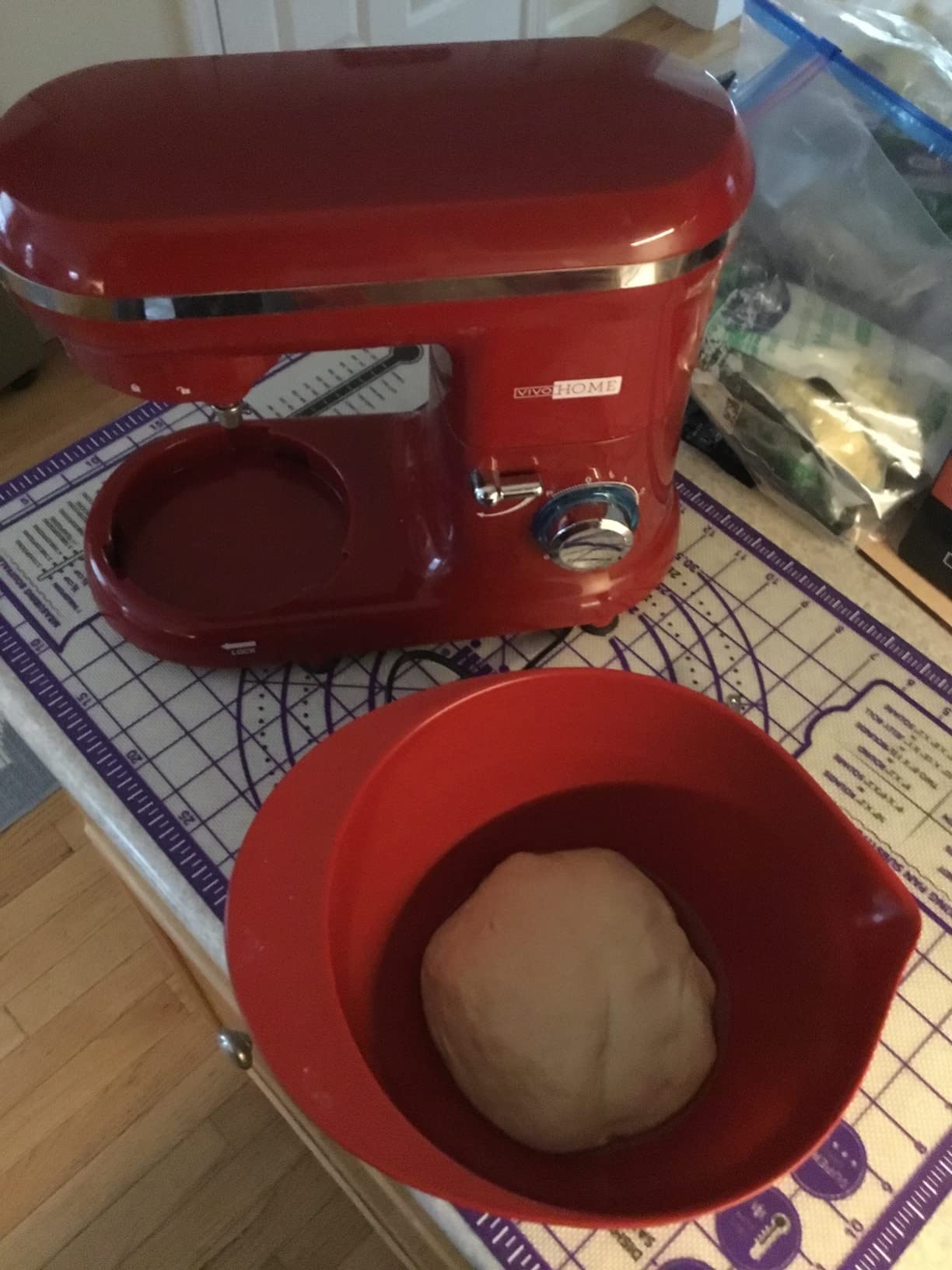 VIVOHOME Stand Mixer, 660W 10 Speed 6 Quart Tilt-Head Kitchen Electric Food Mixer with Beater, Dough Hook, Wire Whip and Egg Separator, Red Customer Review VIVOHOME Stand Mixer, 660W 10 Speed 6 Quart Tilt-Head Kitchen Electric Food Mixer with Beater, Dough Hook, Wire Whip and Egg Separator, Red - Customer Photo 2