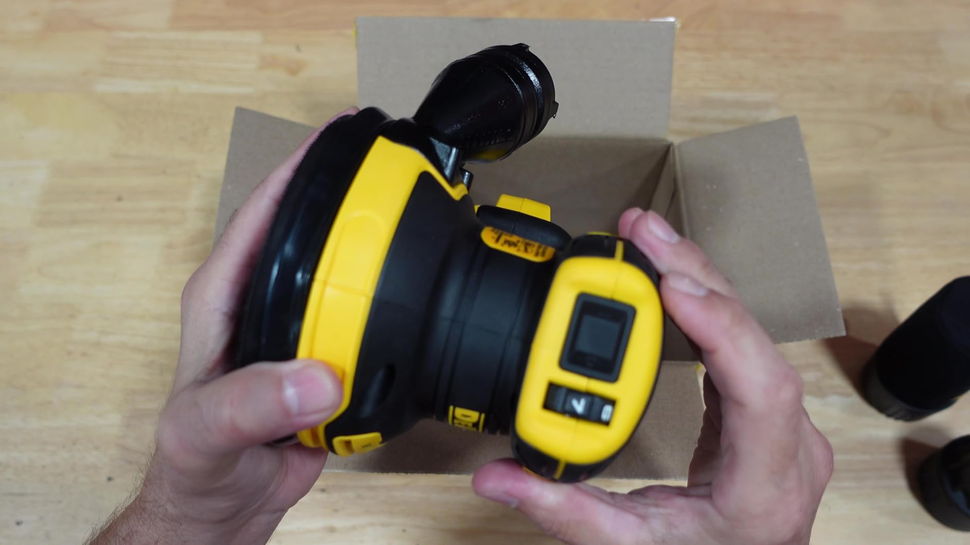 DEWALT 20V MAX Orbital Sander, Tool Only (DCW210B) Customer Review DEWALT 20V MAX Orbital Sander, Tool Only (DCW210B) - Customer Photo 2