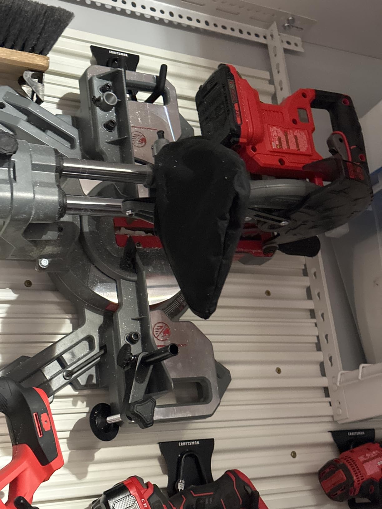 CRAFTSMAN V20 Cordless Sliding Miter Saw, 7-1/4 inch, Single Bevel, Battery and Charger Included (CMCS714M1) Customer Review CRAFTSMAN V20 Cordless Sliding Miter Saw, 7-1/4 inch, Single Bevel, Battery and Charger Included (CMCS714M1) - Customer Photo 3