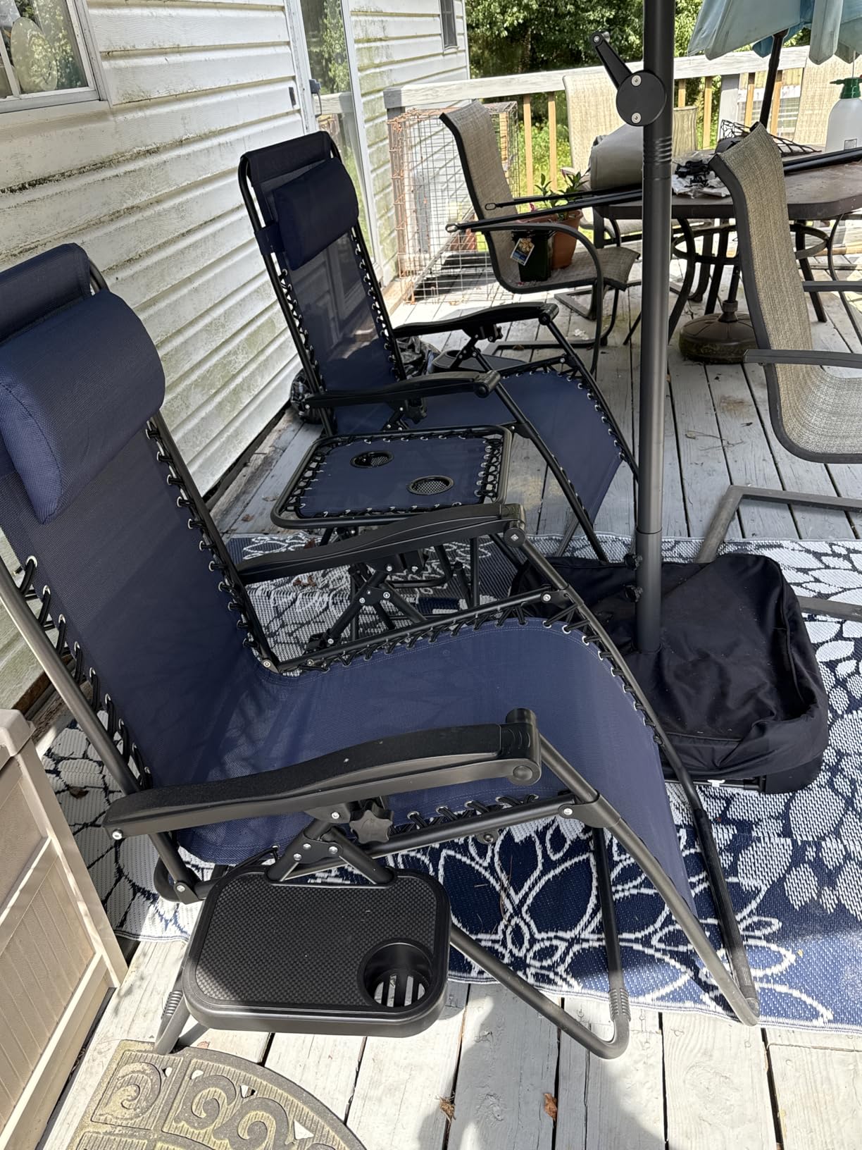 Amazon Basics Outdoor Textilene Adjustable Zero Gravity Folding Reclining Lounge Chair Set with Cup Holder, Side Table, Headrest, Weather-Resistant, 35 x 26 x 43 inches, Beige, 2-Pack customer photo 1