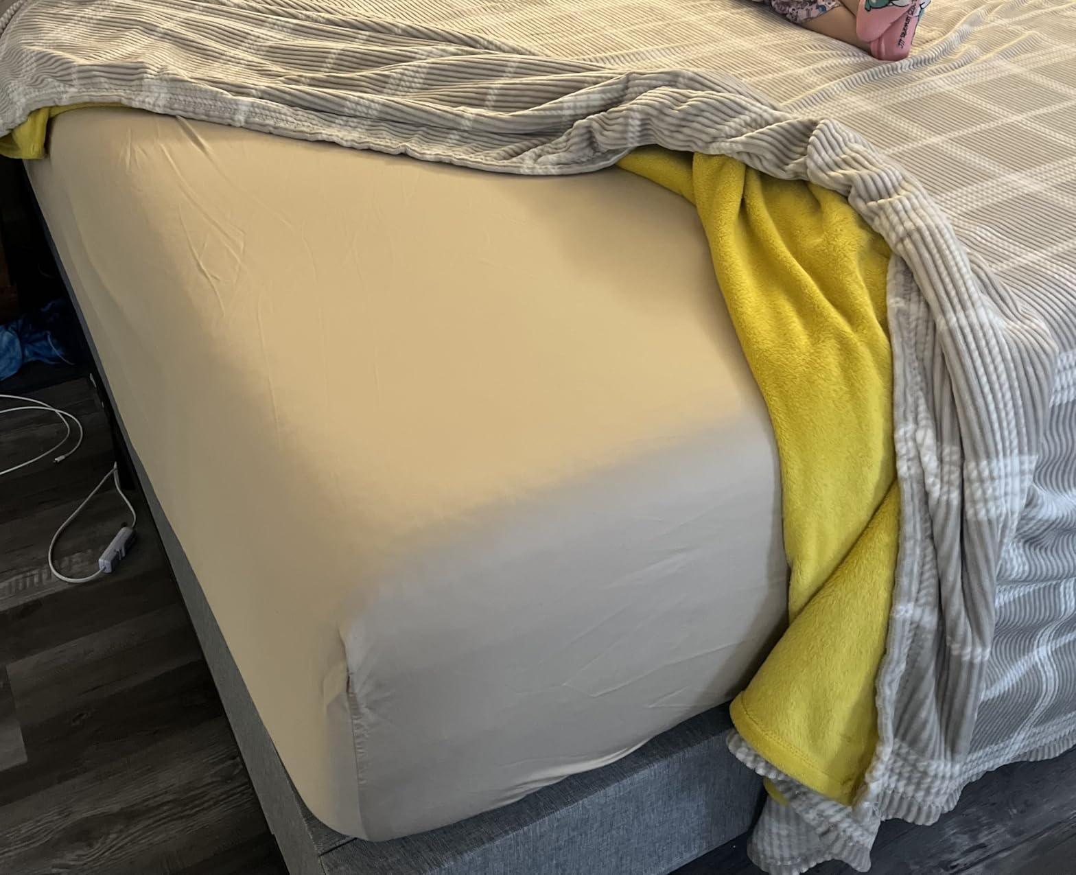 Pure Bamboo Queen Sheets, Genuine 100% Organic Viscose Derived from Bamboo Bed Sheet Set, Luxuriously Soft & Cooling, Double Stitching, 2 Year Quality Promise (Queen, White) Customer Review Pure Bamboo Queen Sheets, Genuine 100% Organic Viscose Derived from Bamboo Bed Sheet Set, Luxuriously Soft & Cooling, Double Stitching, 2 Year Quality Promise (Queen, White) - Customer Photo 1