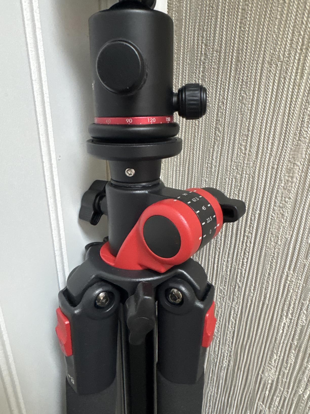 NEEWER 72 inch Camera Tripod Monopod with Center Column and Ball Head Aluminum, Arca Type QR Plate, Bag, Horizontal Tripod Overhead Camera Mount for DSLR Camera, Video Camcorder, Max Load: 33lb - Customer Photo 2