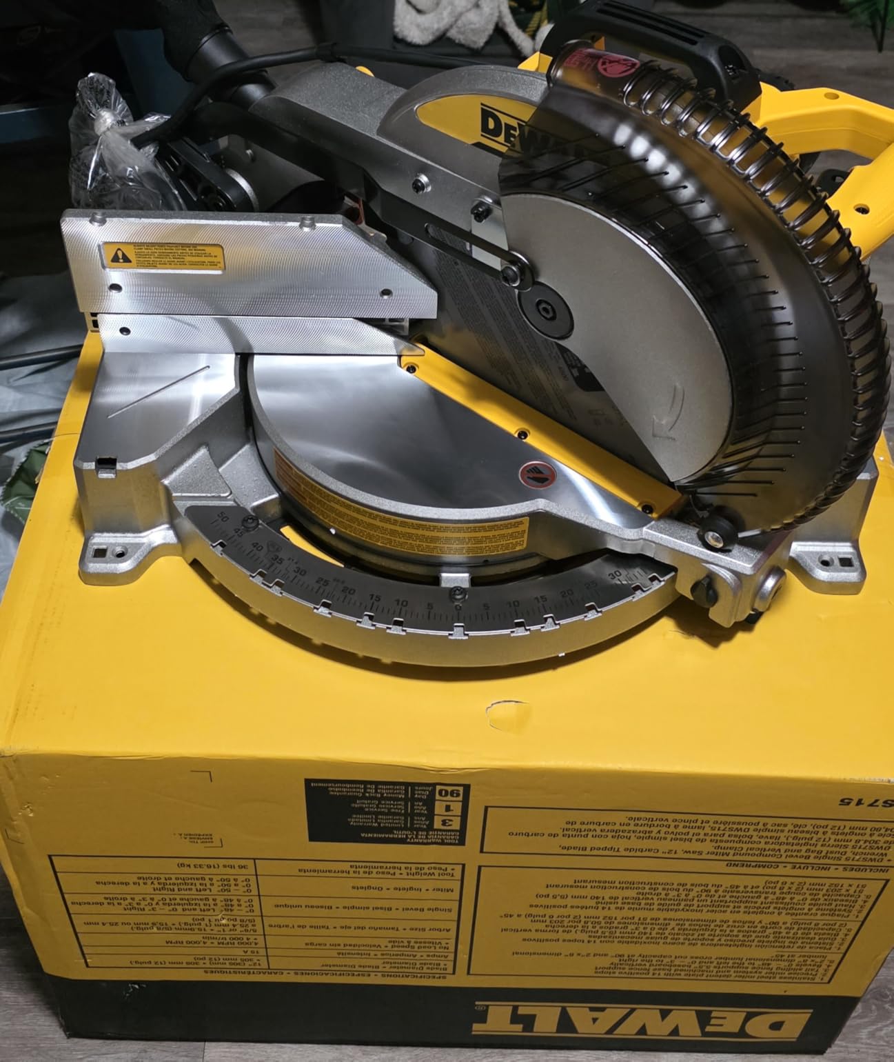 DEWALT 12-Inch Miter Saw, 15-Amp, Single Bevel, Compound (DWS715) Customer Review DEWALT 12-Inch Miter Saw, 15-Amp, Single Bevel, Compound (DWS715) - Customer Photo 1