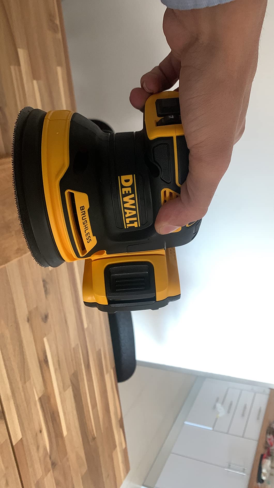 DEWALT 20V MAX Orbital Sander Cordless, Battery and Charger Included (DCW210D1) Customer Review DEWALT 20V MAX Orbital Sander Cordless, Battery and Charger Included (DCW210D1) - Customer Photo 2