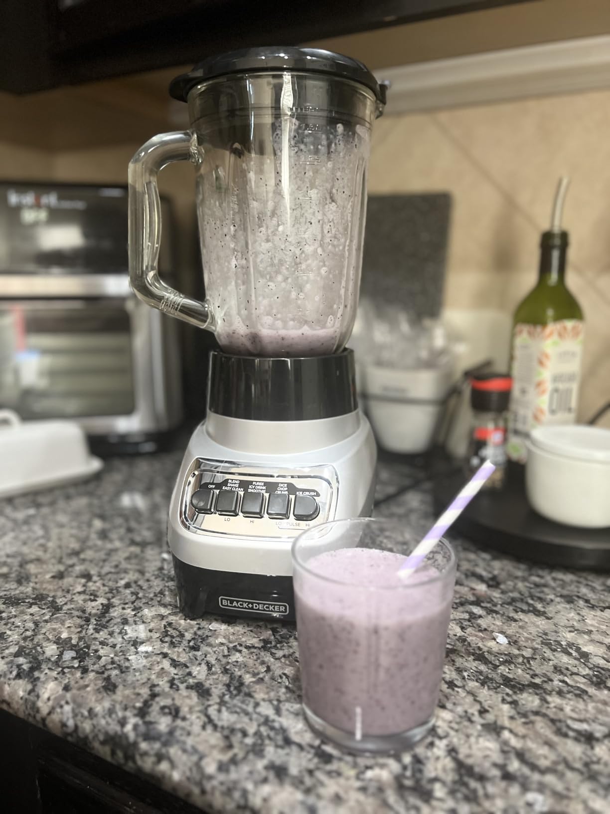 BLACK+DECKER PowerCrush Multi-Function Blender with 6-Cup Glass Jar, 4 Speed Settings, Silver Customer Review BLACK+DECKER PowerCrush Multi-Function Blender with 6-Cup Glass Jar, 4 Speed Settings, Silver - Customer Photo 2