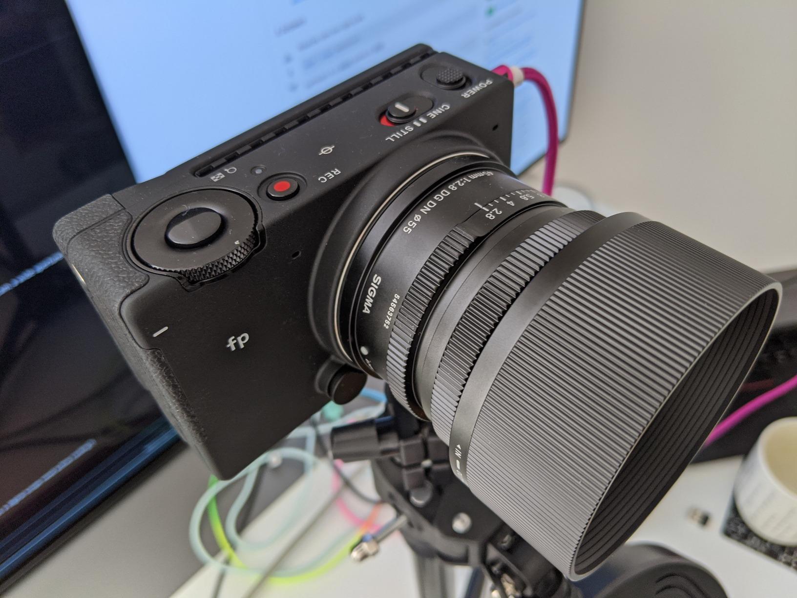 Sigma fp Mirrorless Full-Frame Digital Camera with 45mm f/2.8 Contemporary DG DN Lens - Customer Photo 2