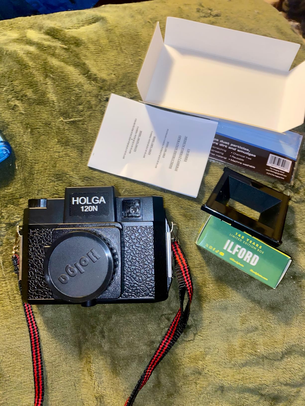 Holga 120N Medium Format Film Camera (Black) with Ilford HP5 120 Film Bundle - Customer Photo 1