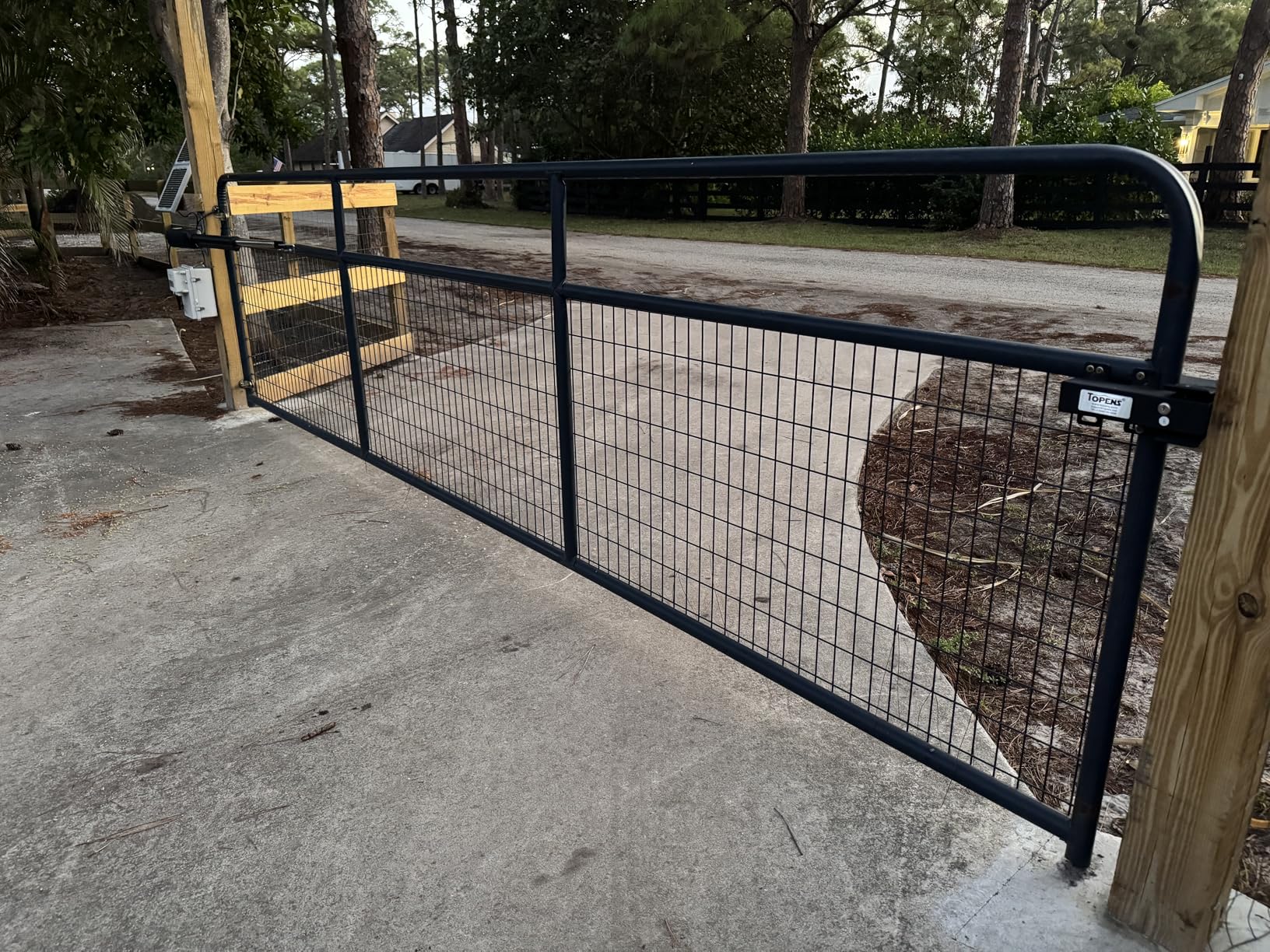 TOPENS A5S Automatic Solar Gate Opener for Medium Duty Single Swing Gates Up to 16ft, Single Swing Gate Operator Battery Powered with Remote Control Kit Gate Motor Solar Panel Included customer photo 1