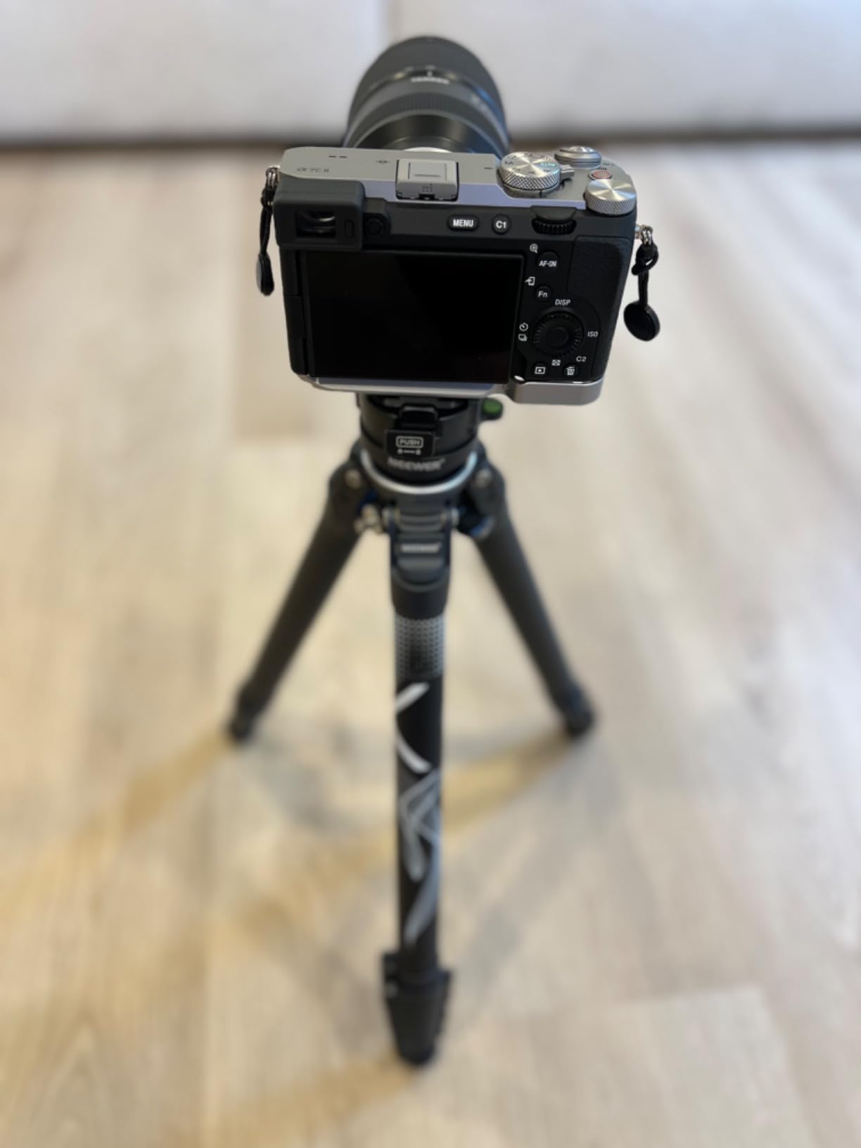 3 Legged Thing Albert Kit 2.0 Carbon Fiber Compact Travel Tripod System with AirHed Pro Ballhead - Metallic Slate Grey (ALBERTKITGREY2) - Customer Photo 5