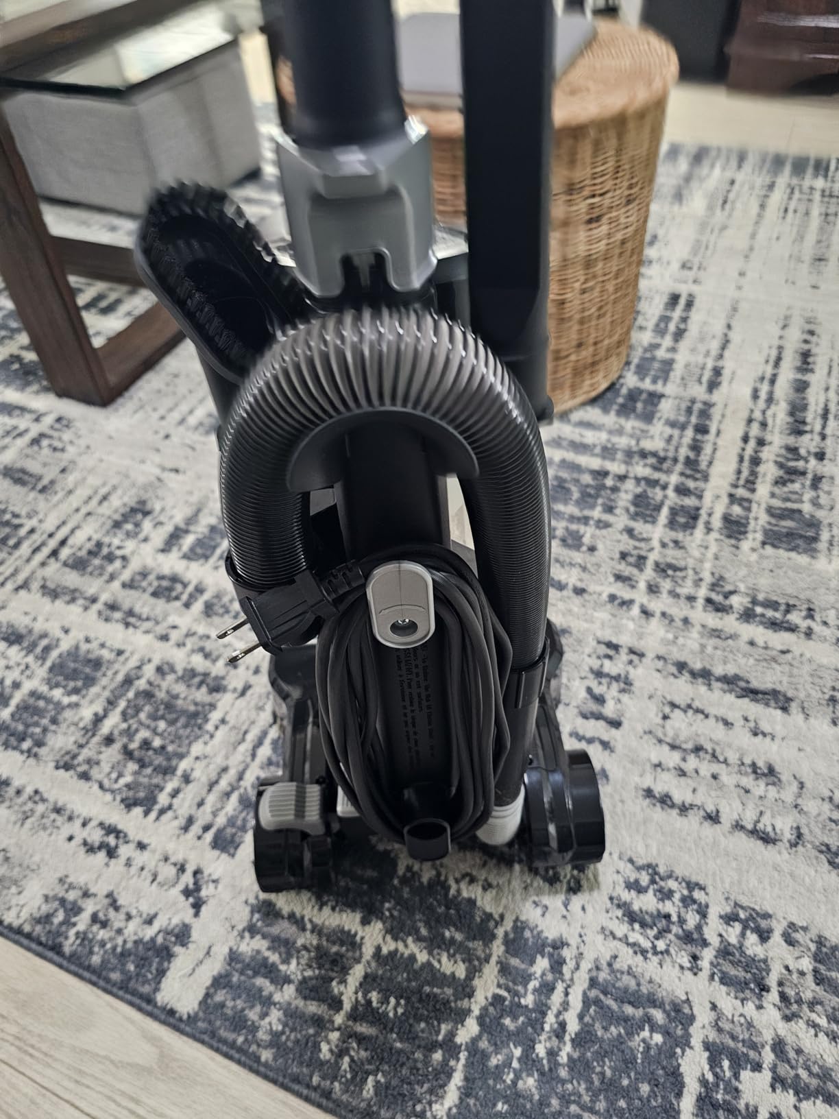 Eureka Airspeed Ultra-Lightweight Compact Bagless Upright Vacuum Cleaner, NEU10AE4, Green Customer Review Eureka Airspeed Ultra-Lightweight Compact Bagless Upright Vacuum Cleaner, NEU10AE4, Green - Customer Photo 1