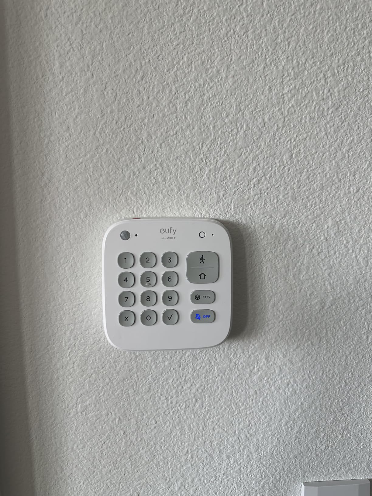 eufy 5-Piece Home Alarm Kit, Home Security System, Keypad, Motion Sensor, 2 Entry Sensors, Home Alarm System, Control from The App, Links with eufyCam, Optional 24/7 Protection customer photo 1