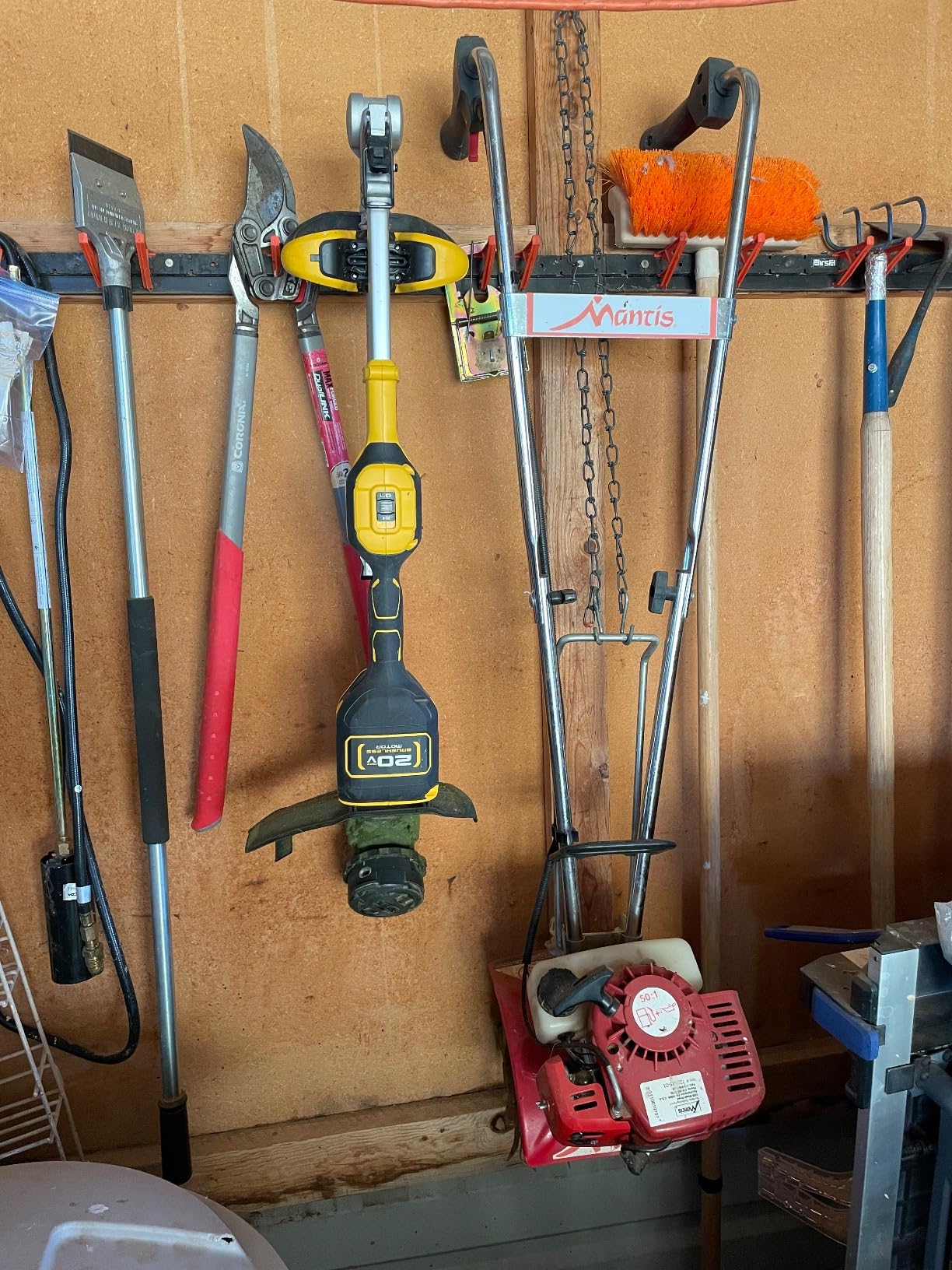 DEWALT 20V MAX* String Trimmer Kit, 5-Ah (DCST922P1) customer photo 1