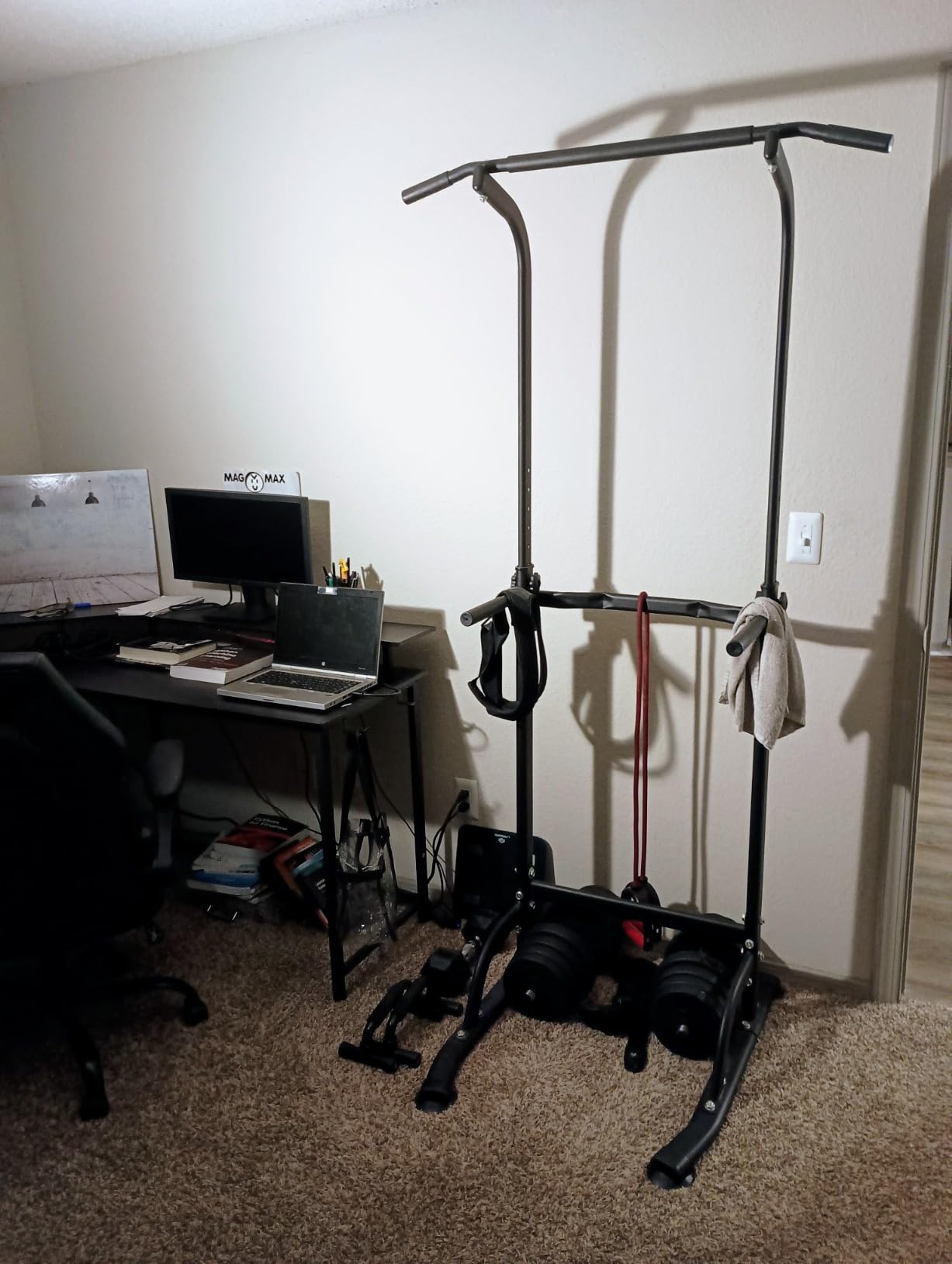 soges Power Tower Pull Up Bar Station, Free Standing Pull Up Rack Dip Station for Home Gym, Height Adjustable Home Strength Training Fitness Workout Equipment Customer Review soges Power Tower Pull Up Bar Station, Free Standing Pull Up Rack Dip Station for Home Gym, Height Adjustable Home Strength Training Fitness Workout Equipment - Customer Photo 1