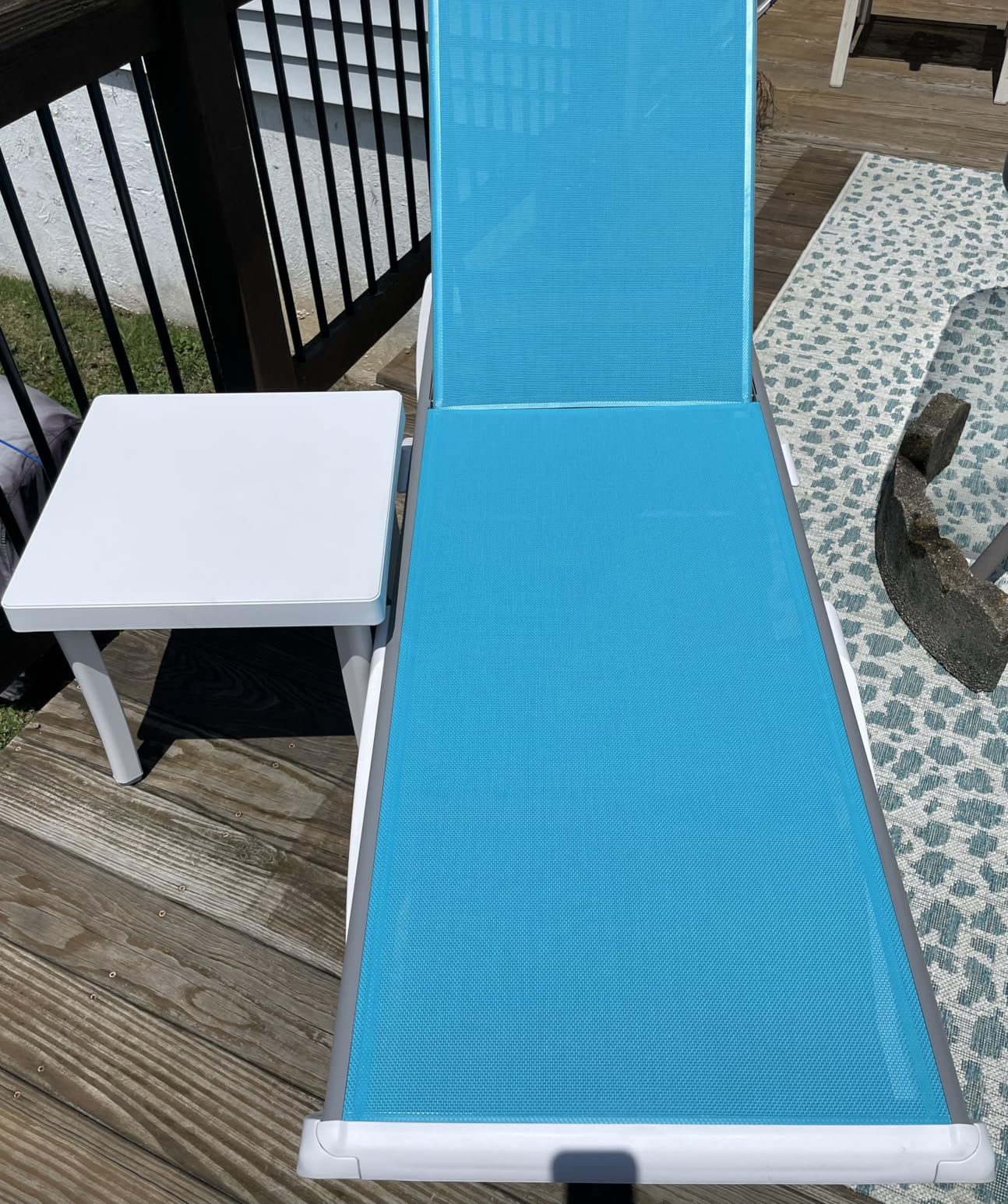 Kozyard Outdoor Chaise Lounge Chair, Fully Flat Adjustable Patio Lounger with Aluminum Frame & Resin Legs, Textilene Fabric for Poolside, Backyard & Beach, Gray customer photo 2