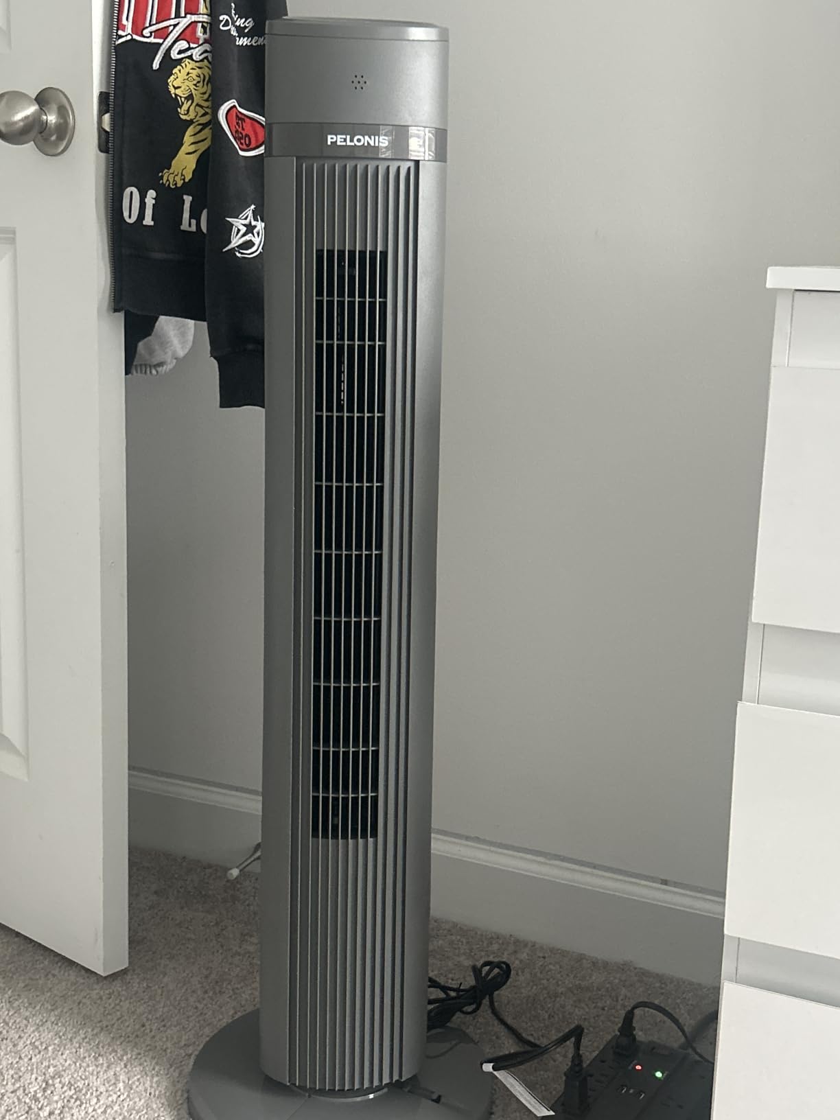 PELONIS 40-inch Bladeless Tower Fan for Bedroom, Standing Fan with Remote Control, 26ft/s, 90° Oscillation, 3 Speed Settings, 27 dB, 3 Modes, 15-Hour Timer, LED Display, Fan that Blows Cold Air, Black - Customer Photo 1