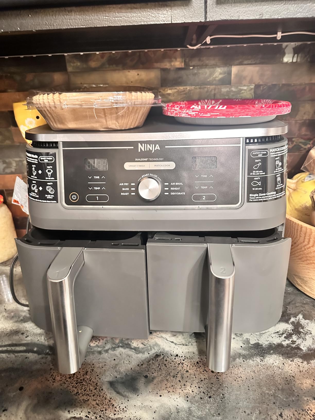 Ninja Foodi 6-in-1 DualZone 2-Basket Air Fryer, 8QT, DZ201 customer photo 2