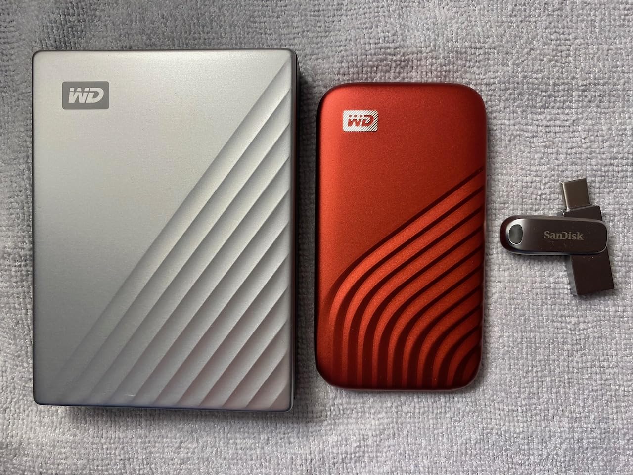 Western Digital 1TB My Passport SSD Portable External Solid State Drive, Gray - Customer Photo 2