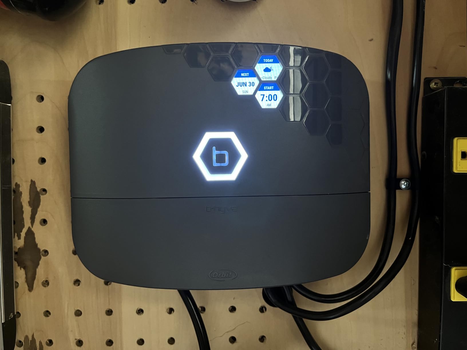 Orbit 57985 B-hyve XR 8-Zone Smart Indoor/Outdoor Sprinkler Controller customer photo 1