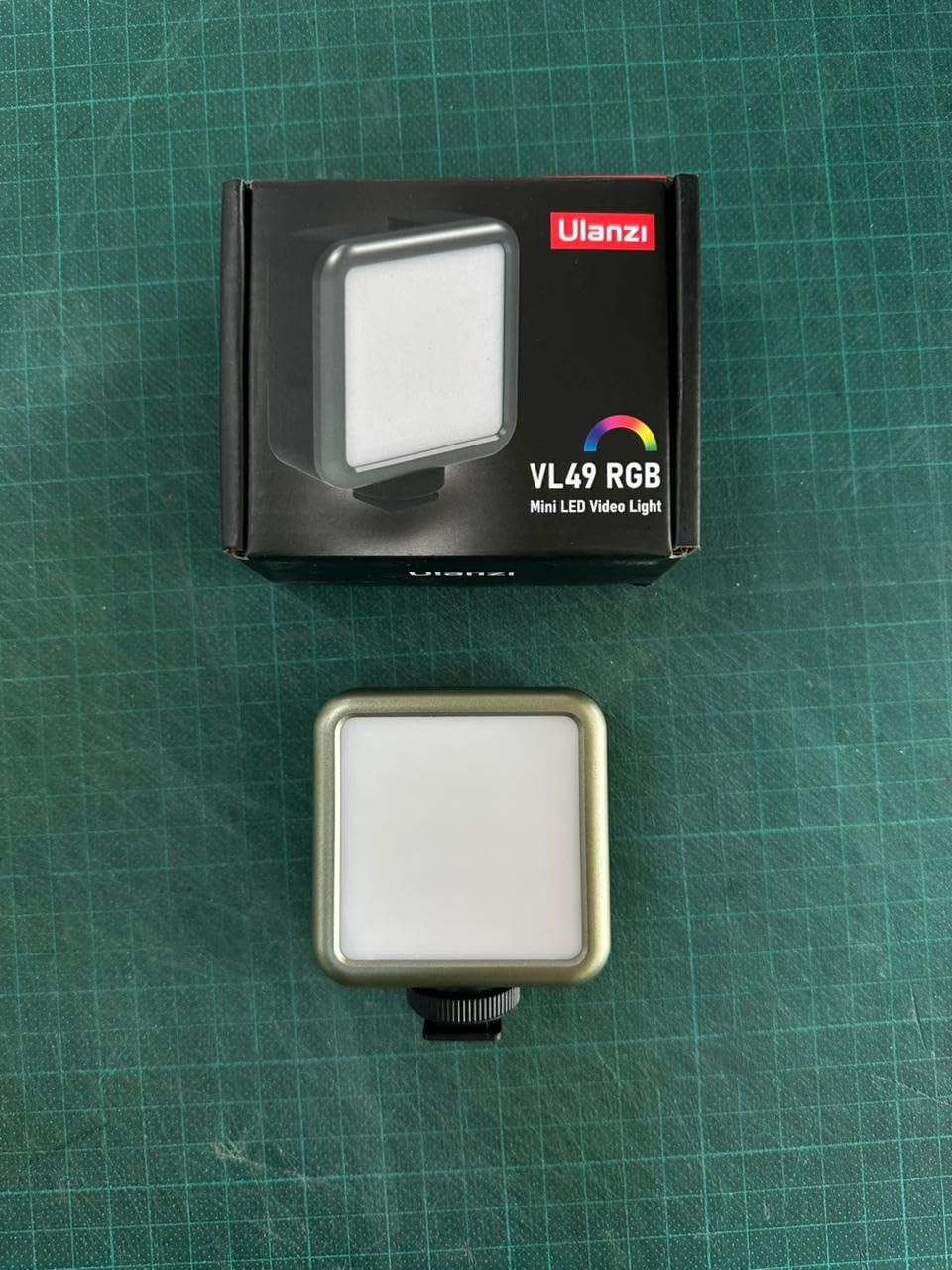 ULANZI VL49 RGB Video Lights, LED Camera Light 360° Full Color Portable Photography Lighting w 3 Cold Shoe, 2000mAh Rechargeable CRI 95+ 2500-9000K Dimmable Panel Lamp Support Magnetic Attraction - Customer Photo 2