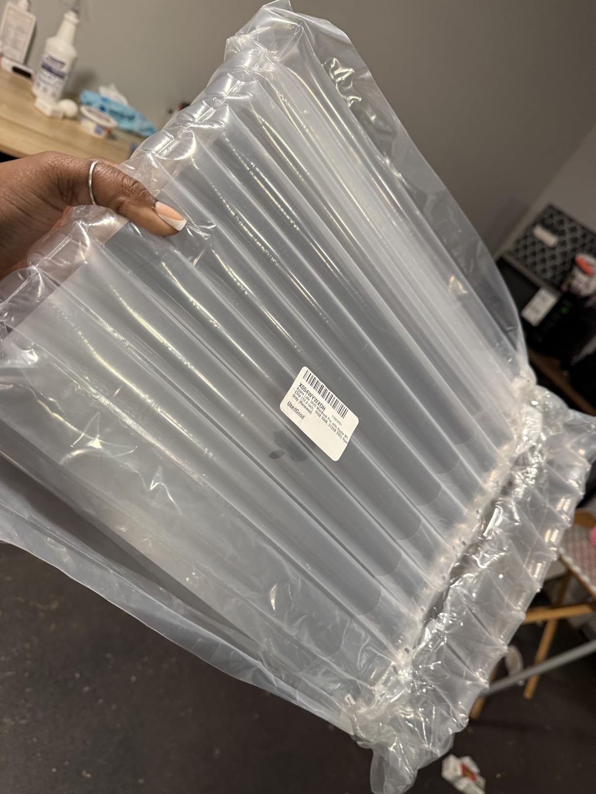 Apple MacBook Pro 2020 with Apple M1 Chip (13-inch, 8GB RAM, 256GB SSD Storage) Space Gray (Renewed) - Customer Photo 1